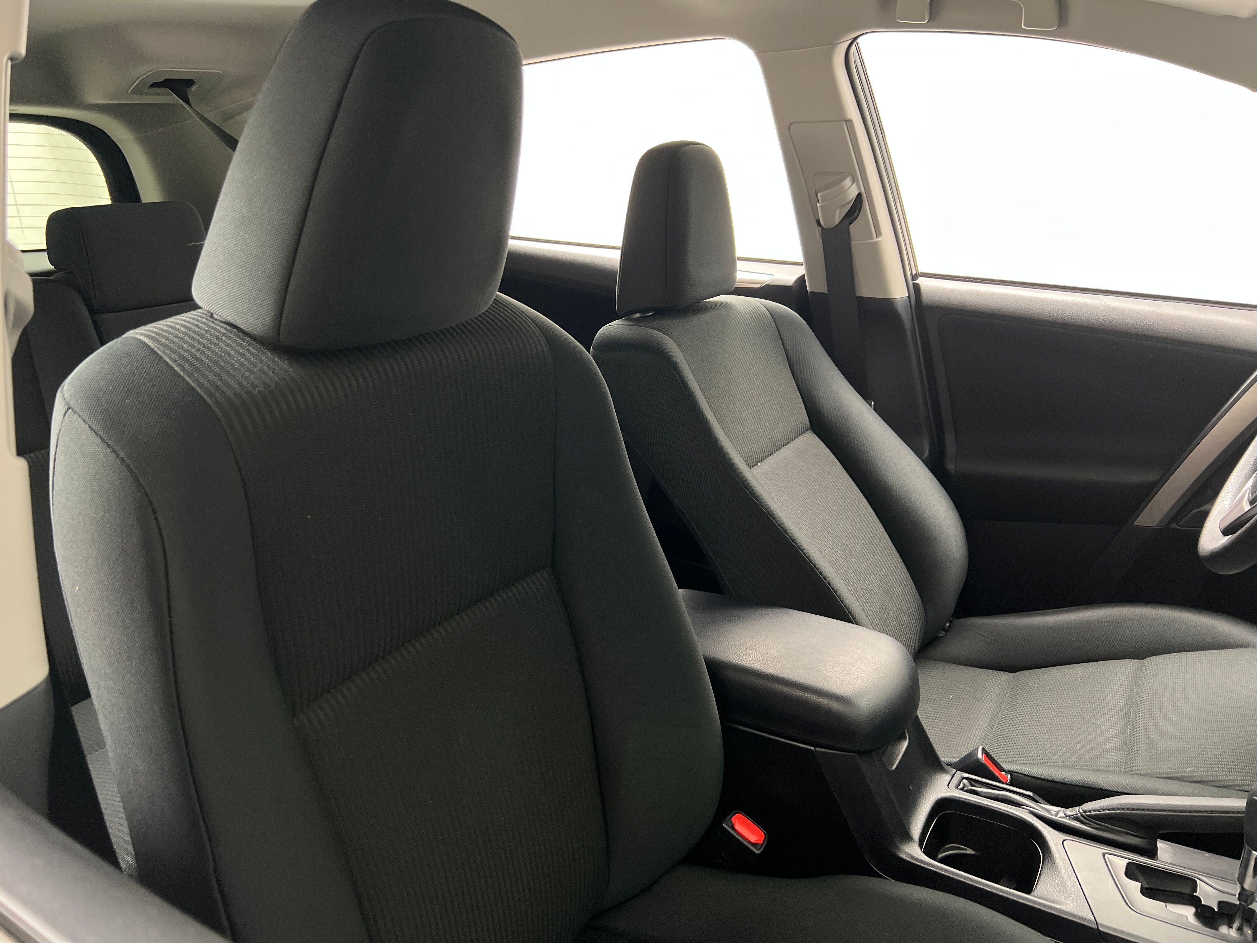 2018 Toyota RAV4 LE 2