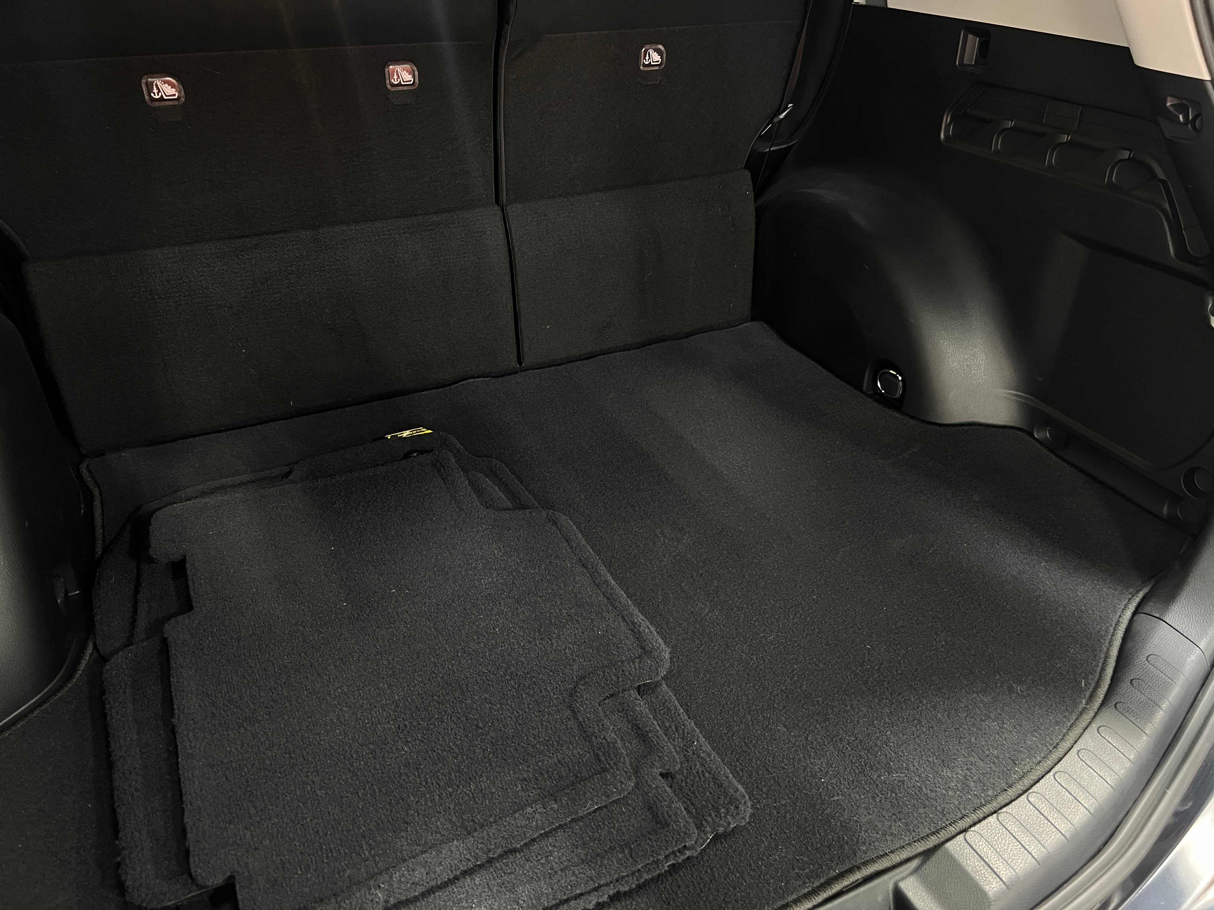2018 Toyota RAV4 LE 7