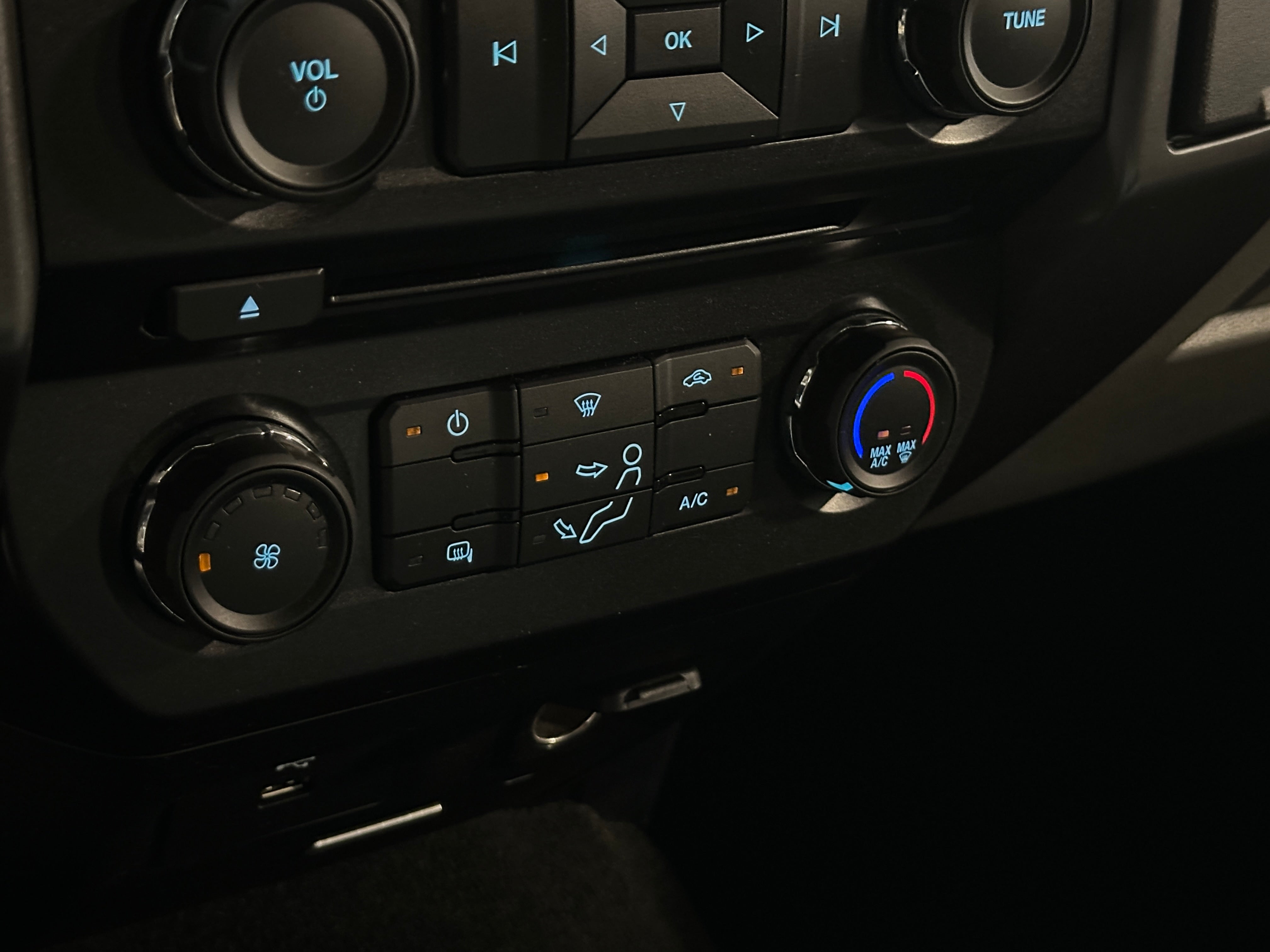 2017 Ford Econoline E-250 4