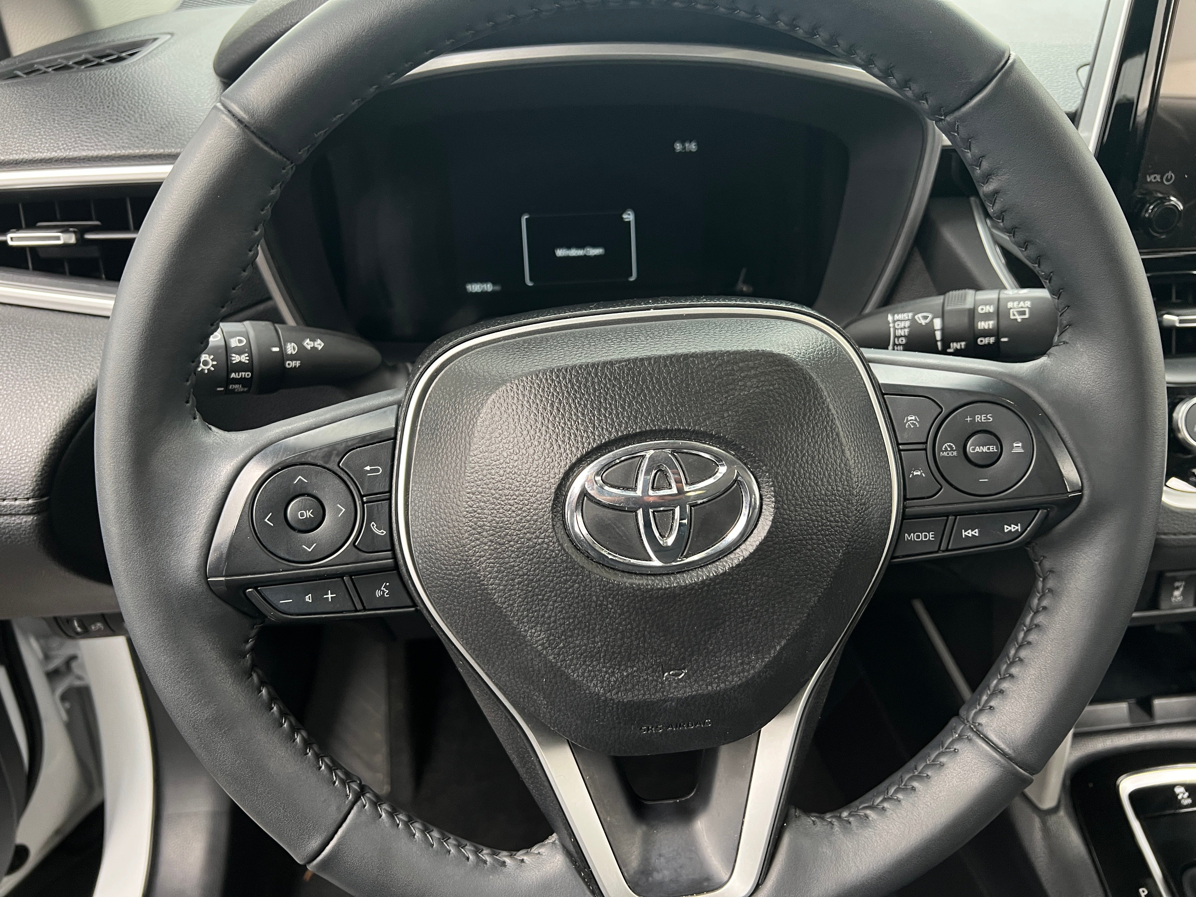 2024 Toyota Corolla Cross XLE 5