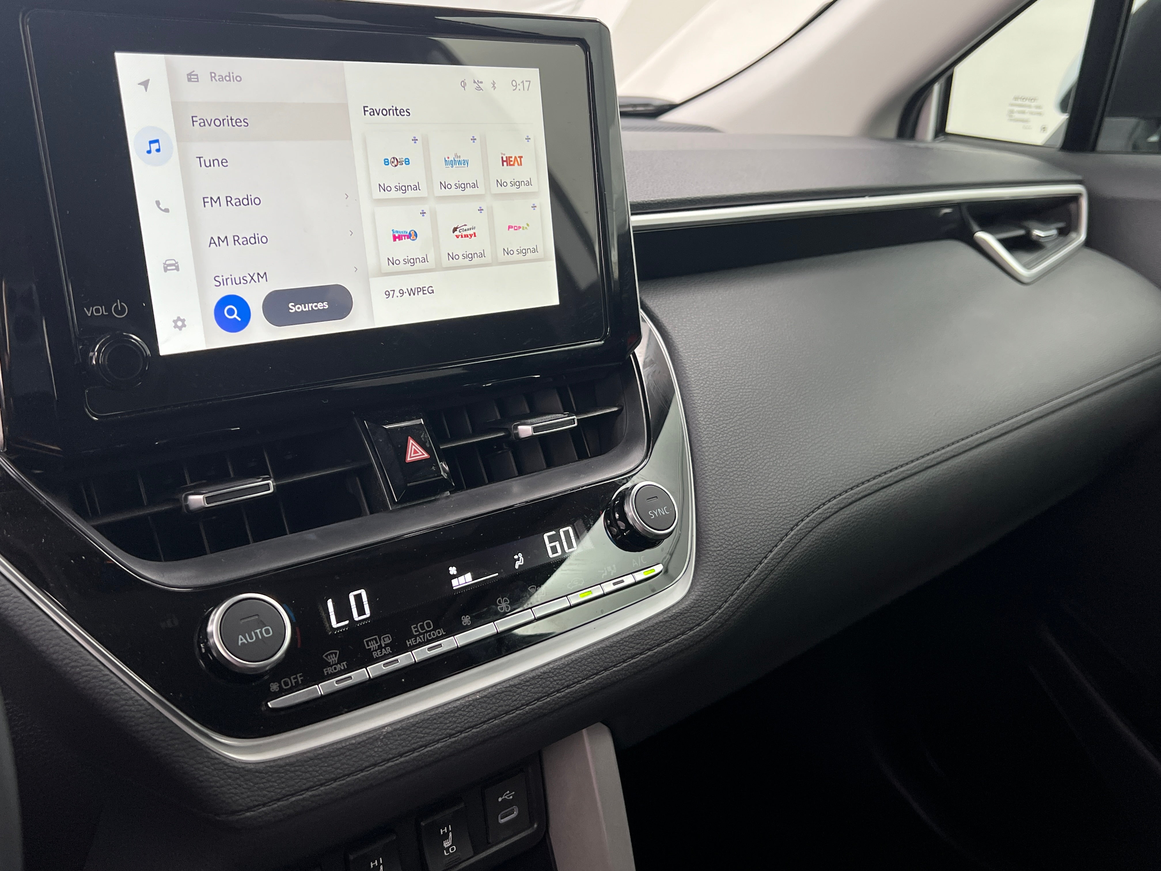 2024 Toyota Corolla Cross XLE 4