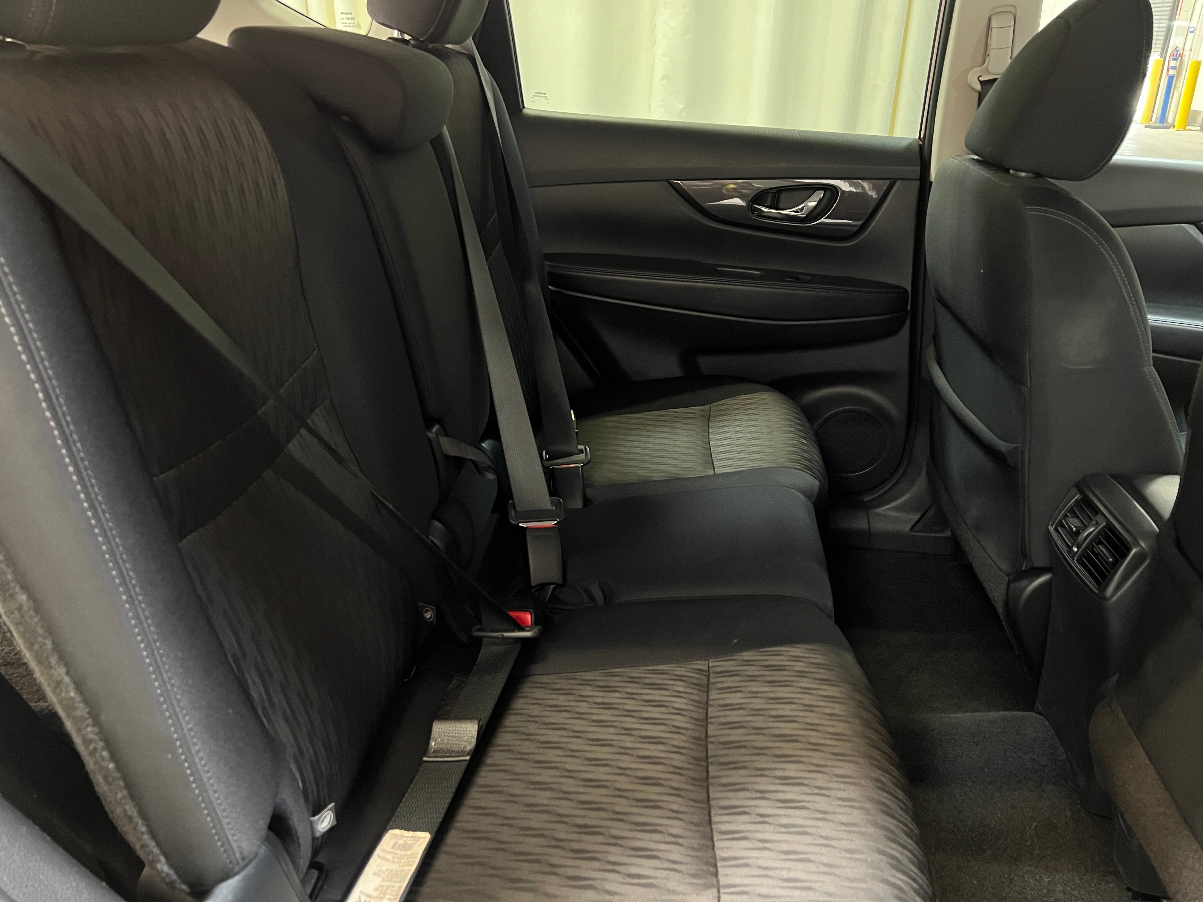 2019 Nissan Rogue SV 6