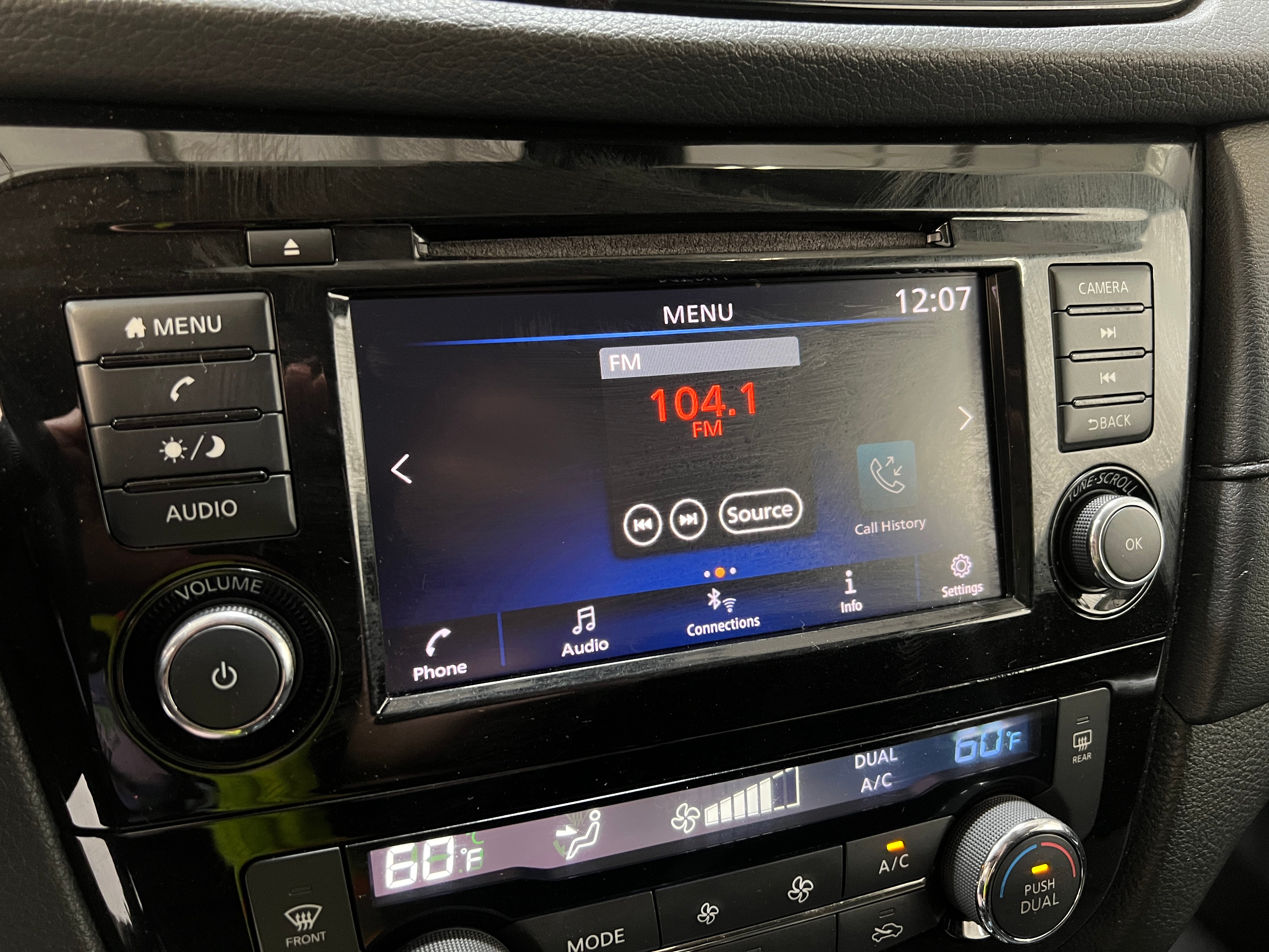 2019 Nissan Rogue SV 4