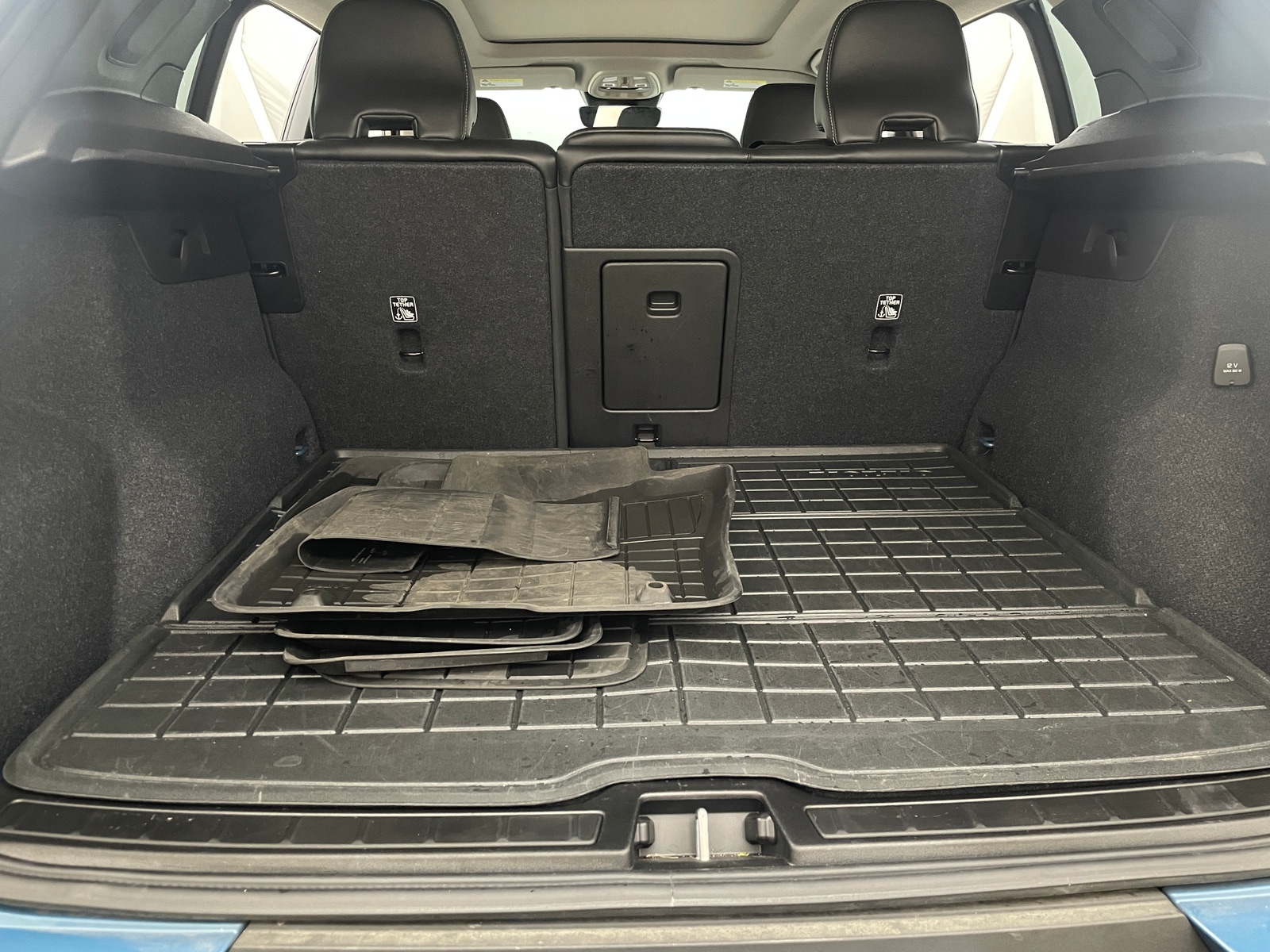 Thumbnail: 2023 Volvo XC40 - 6