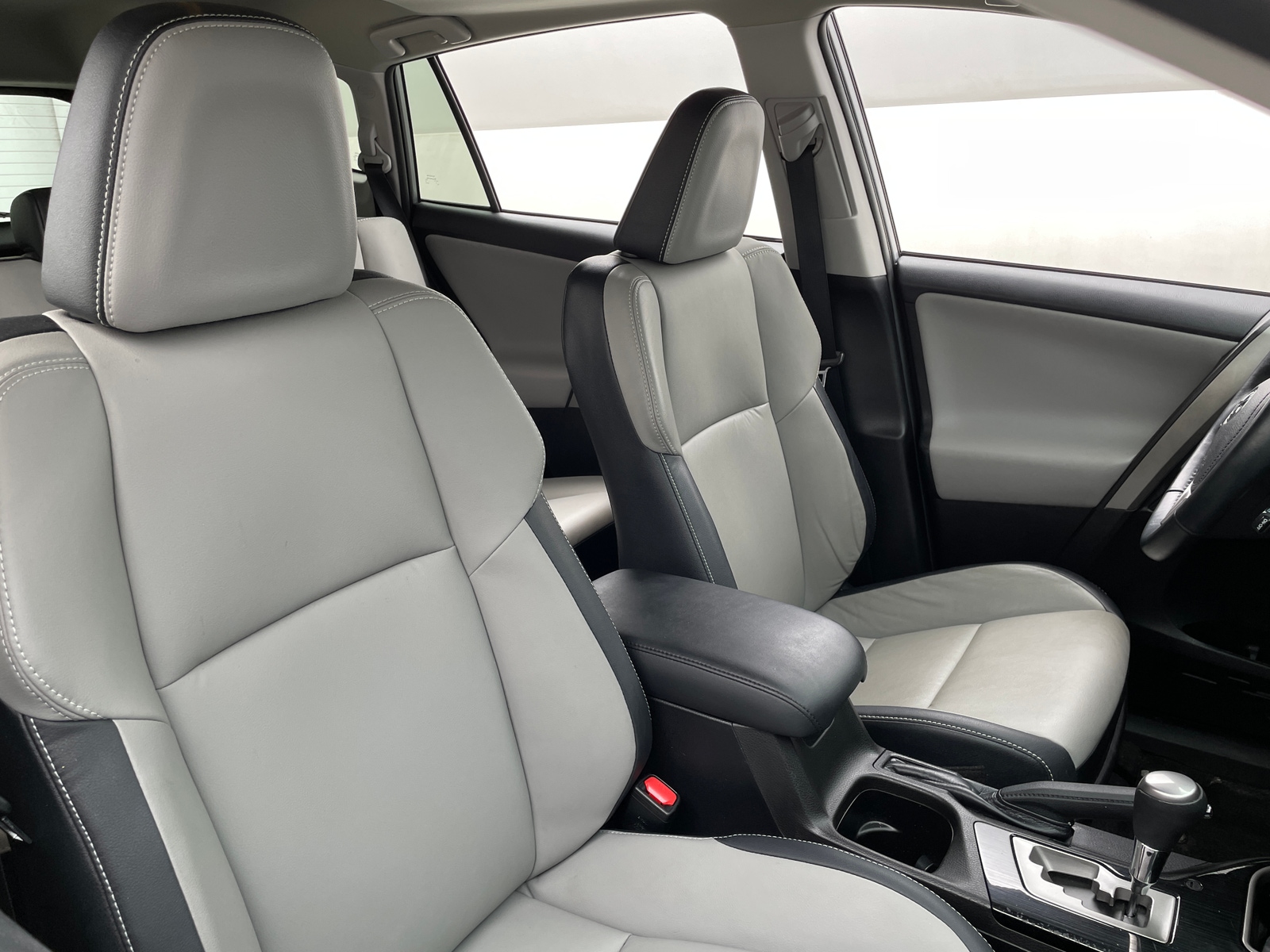 Thumbnail: 2016 Toyota RAV4 - 2