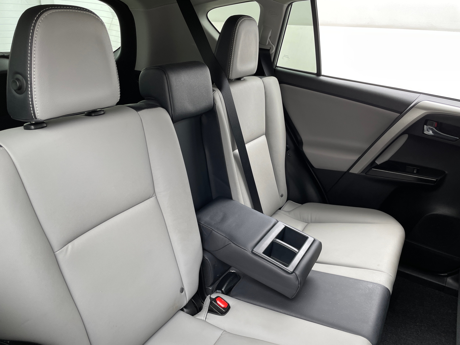 Thumbnail: 2016 Toyota RAV4 - 6