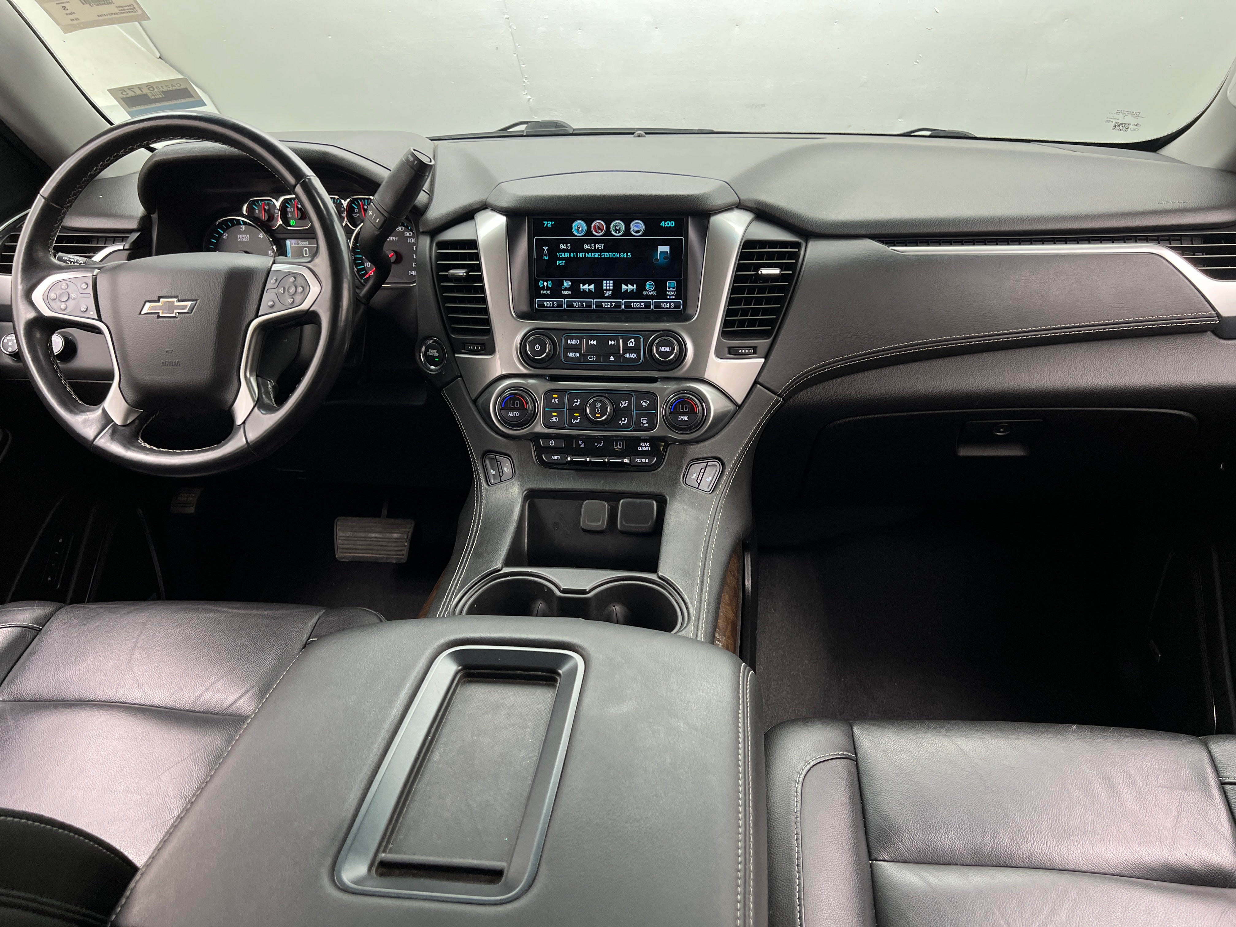 2019 Chevrolet Suburban LT 2