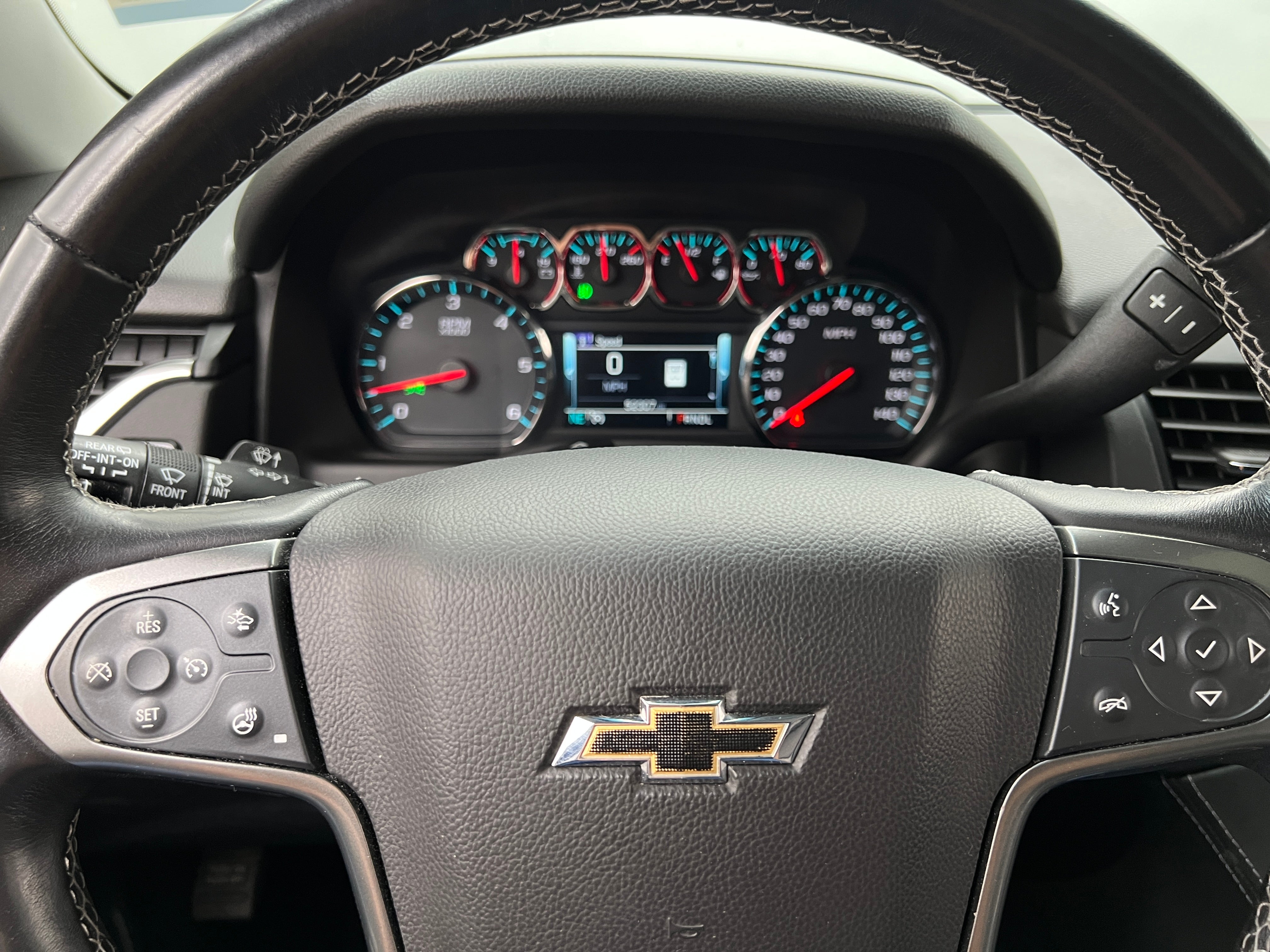 2019 Chevrolet Suburban LT 4