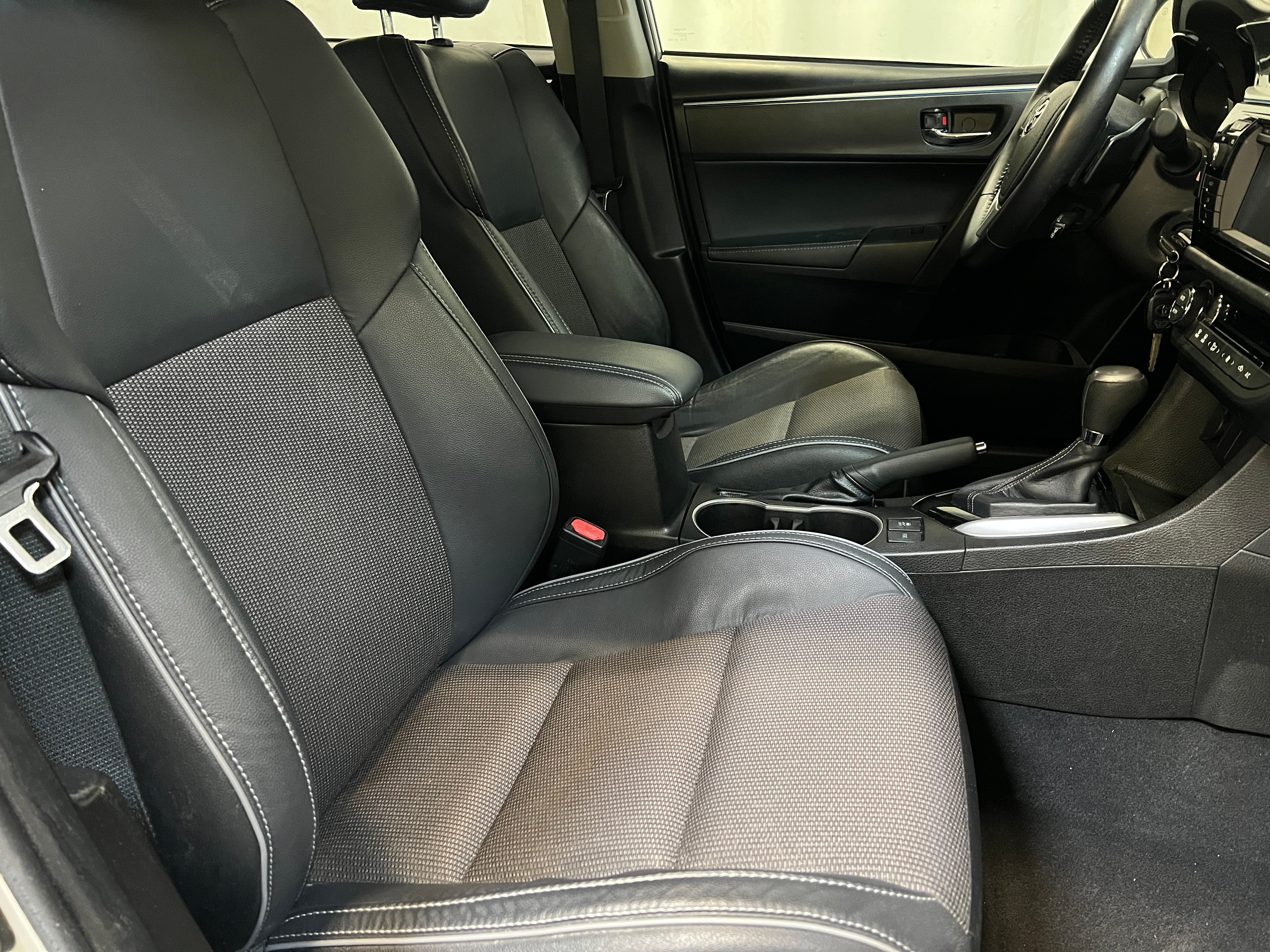 2015 Toyota Corolla S 2