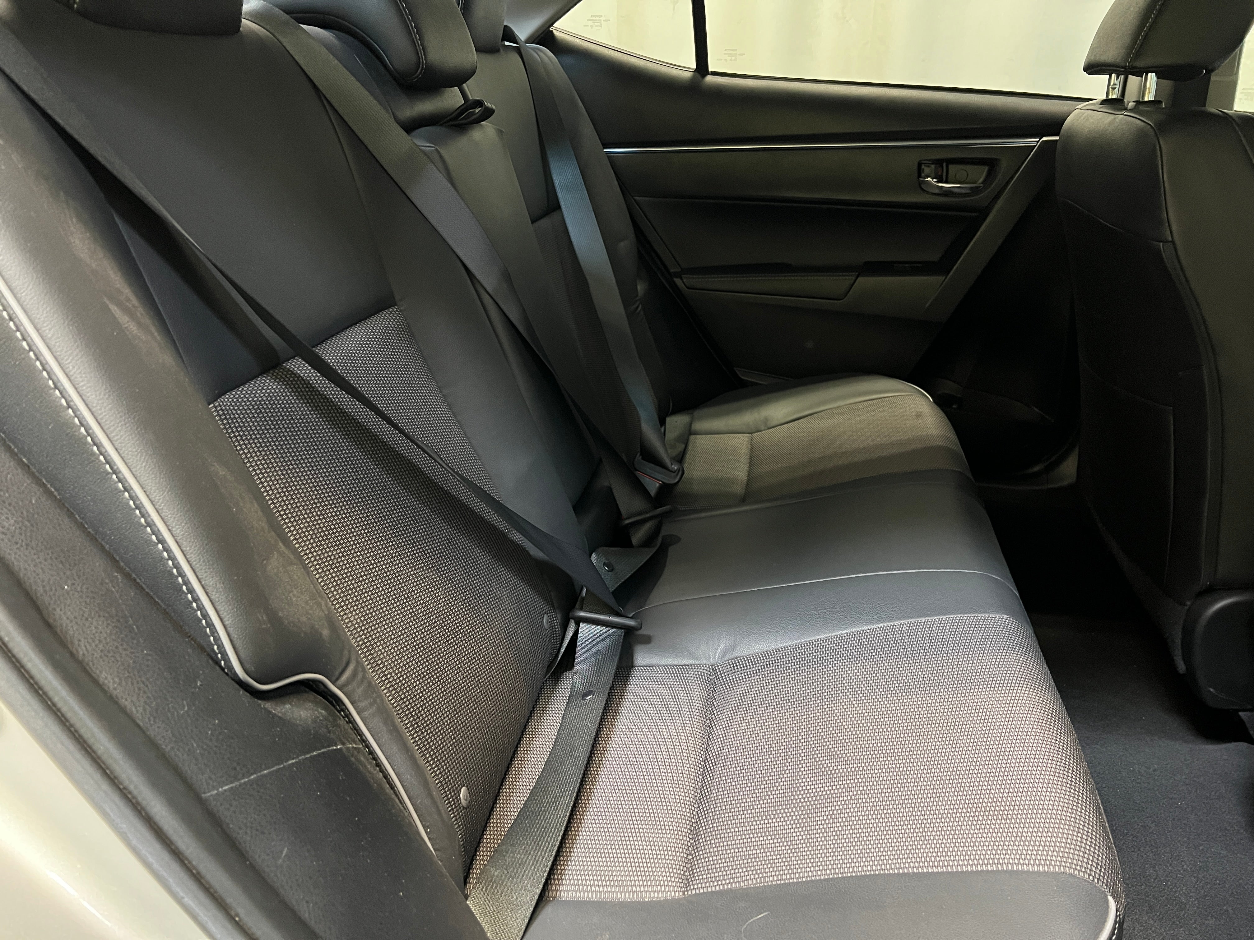 2015 Toyota Corolla S 6