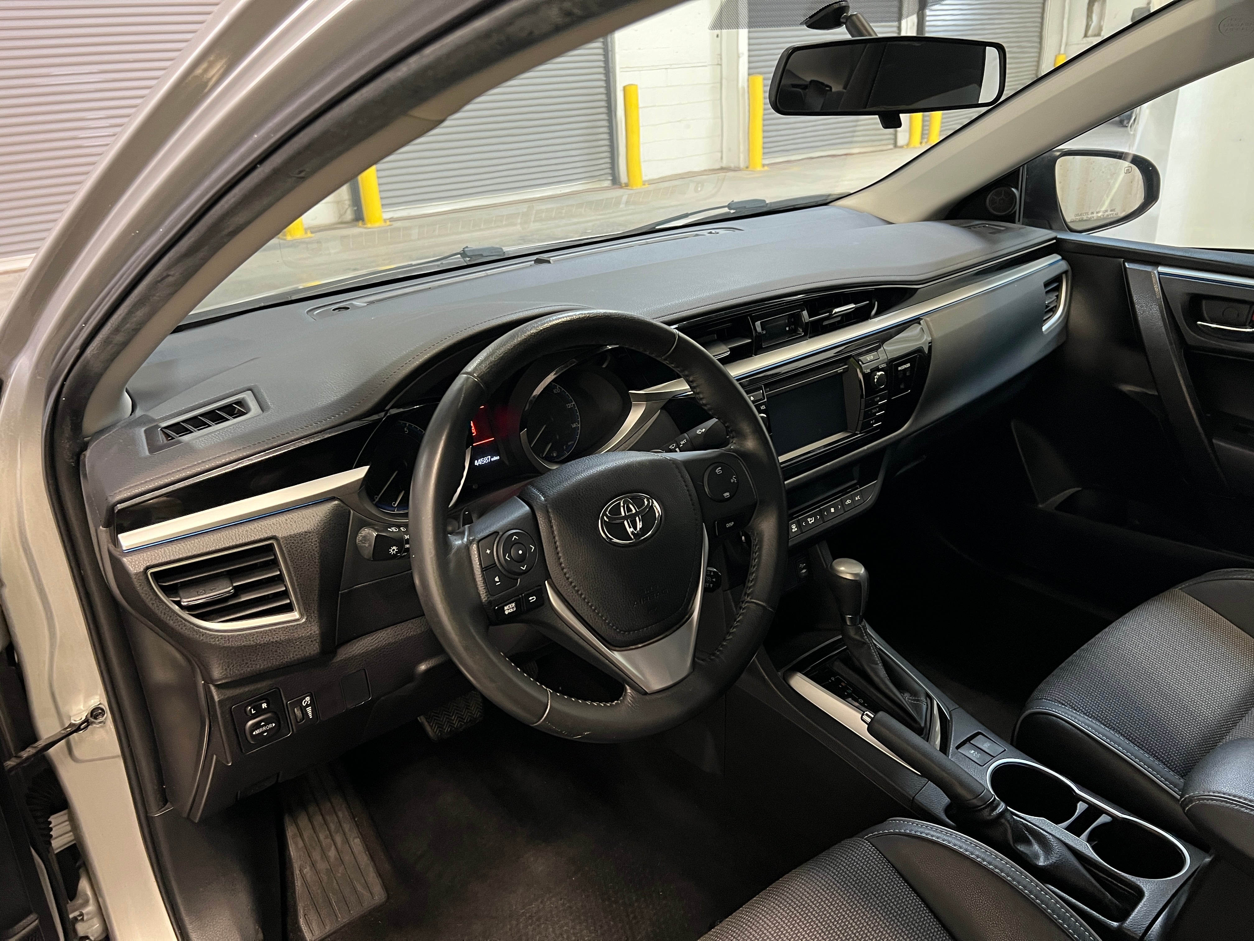 2015 Toyota Corolla S 3