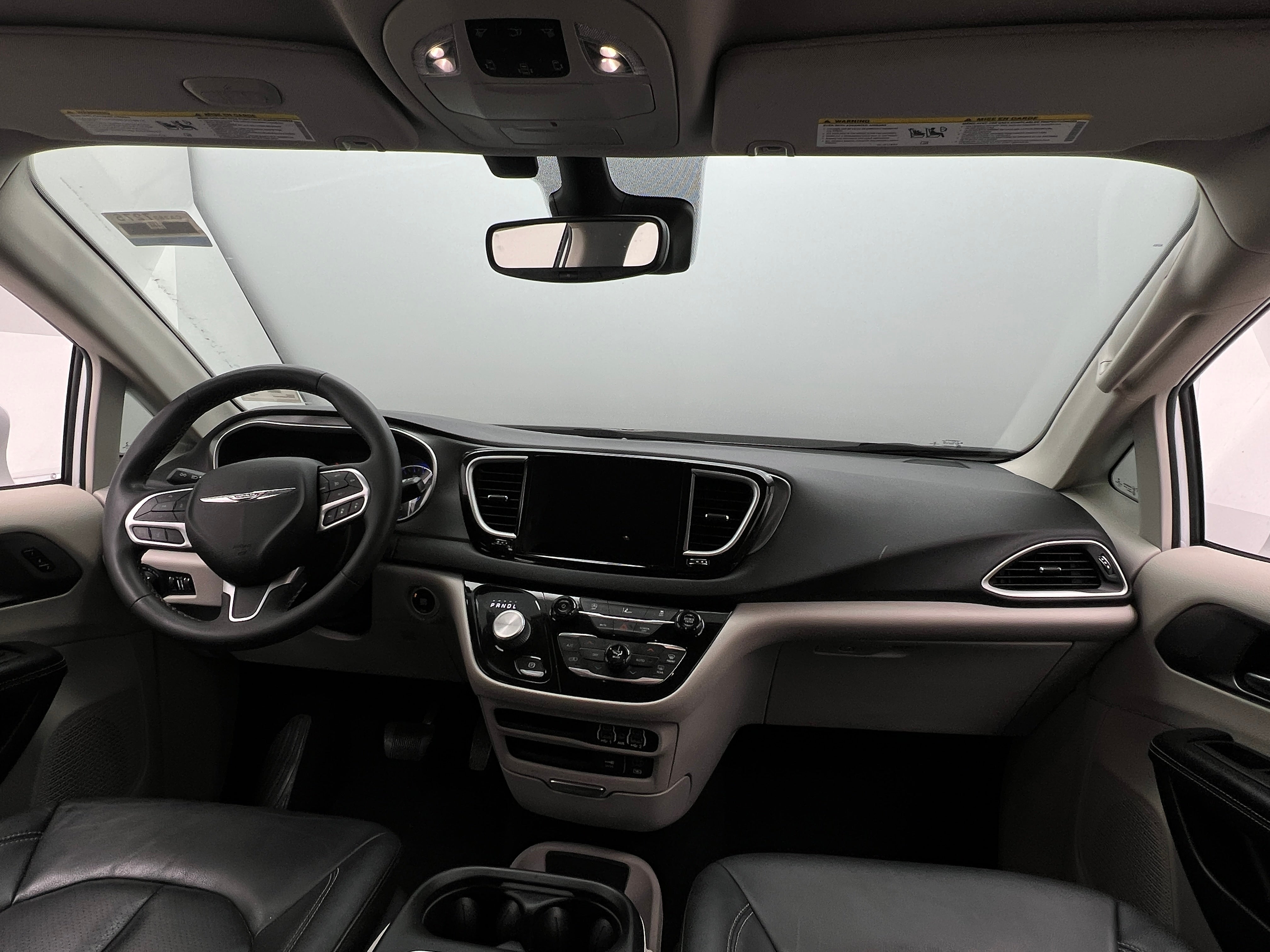 2022 Chrysler Pacifica Touring L 2