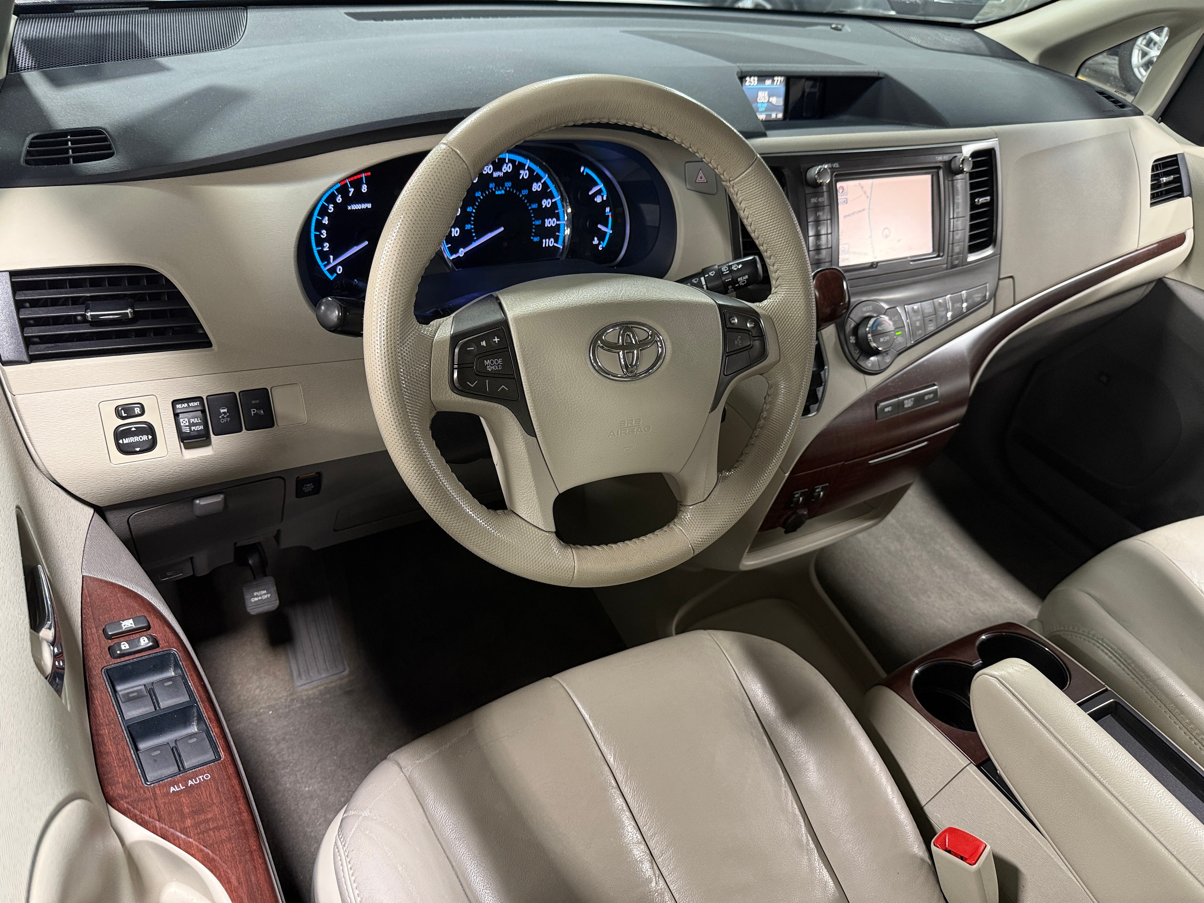 2011 Toyota Sienna XLE 2