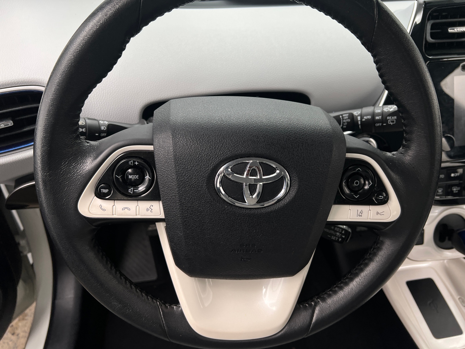 Thumbnail: 2016 Toyota Prius - 5