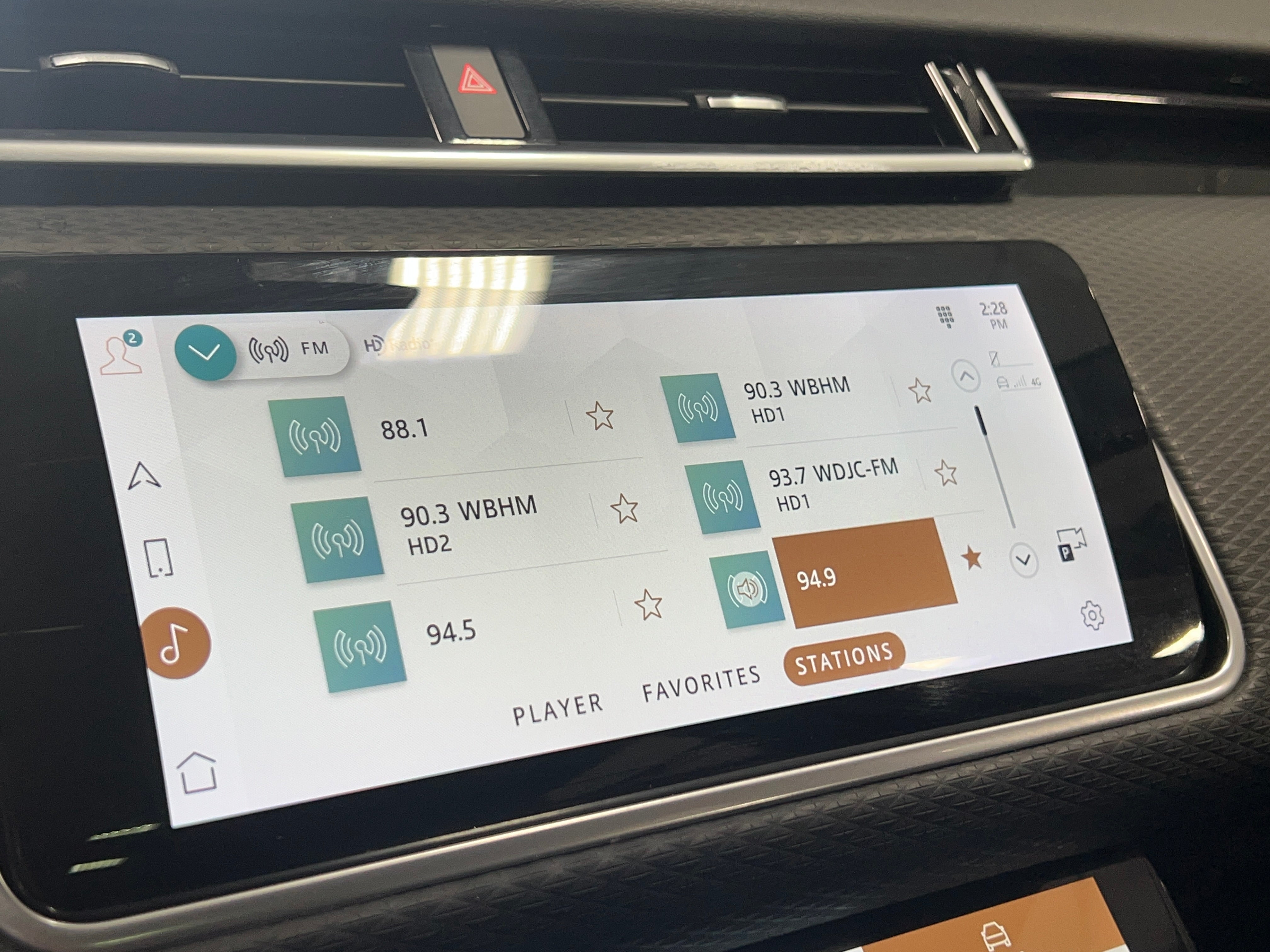 Thumbnail: 2021 Land Rover Range Rover Velar - 3