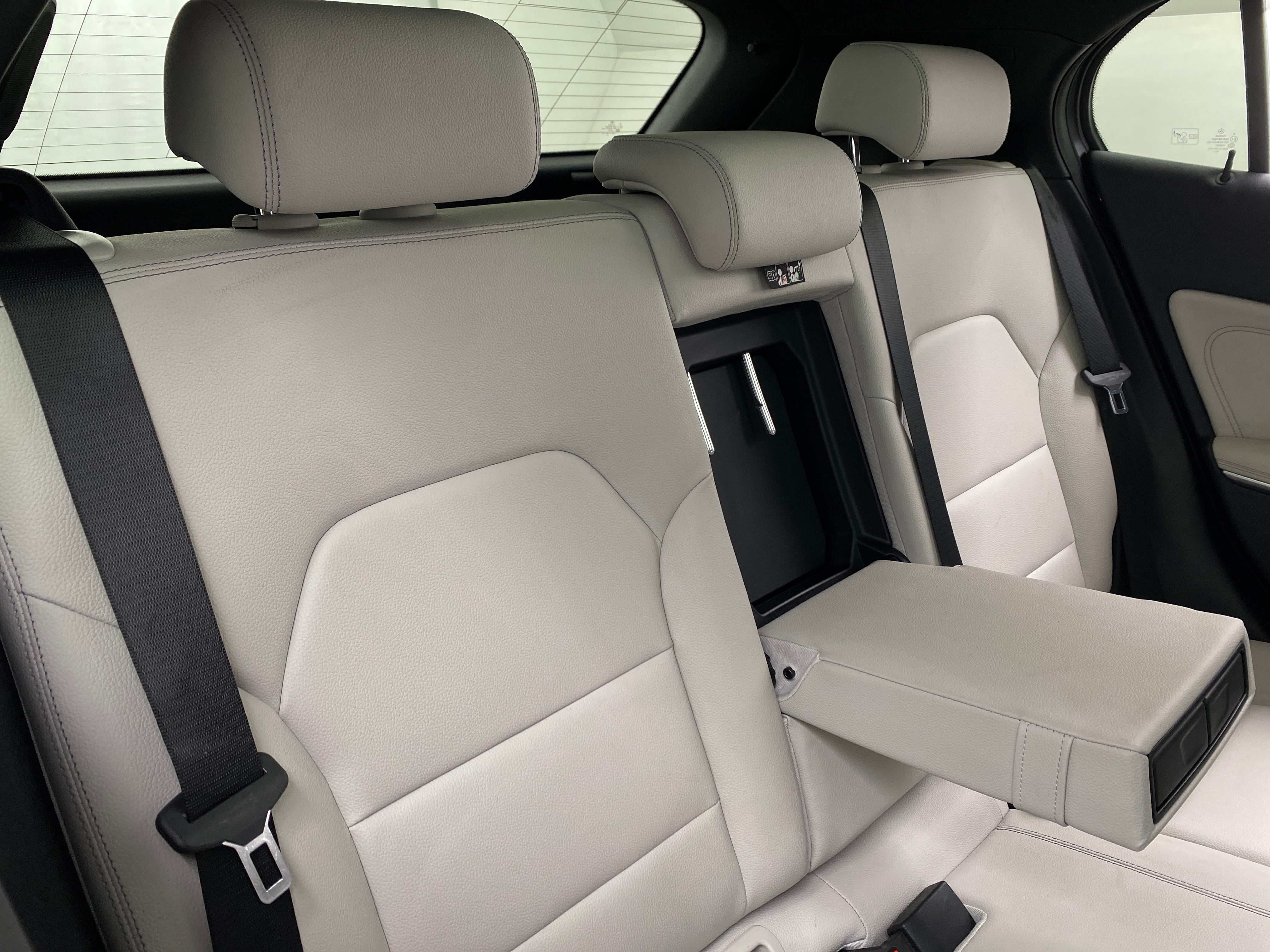 2016 Mercedes-Benz GLA 250 4MATIC 5