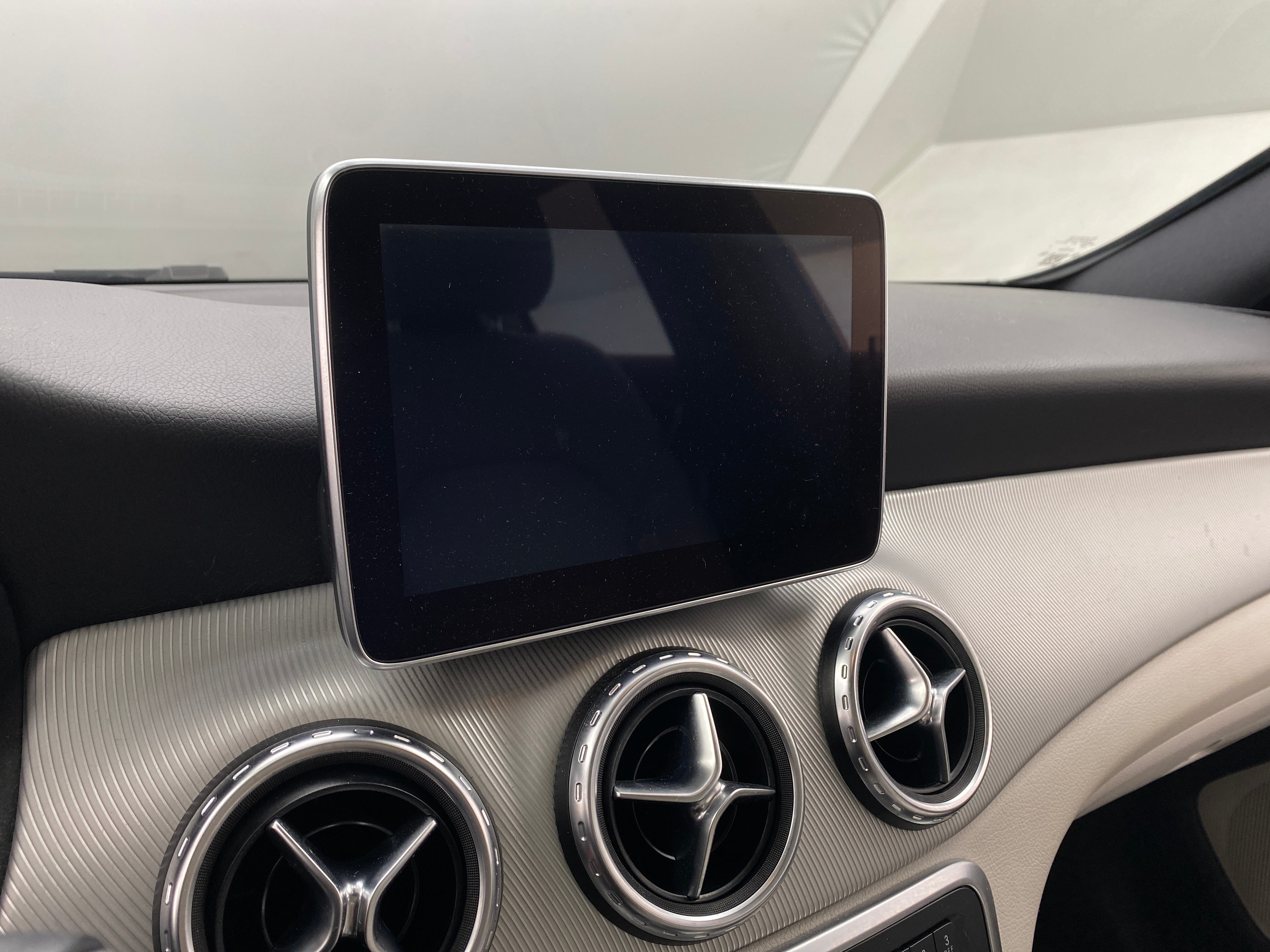 2016 Mercedes-Benz GLA 250 4MATIC 3