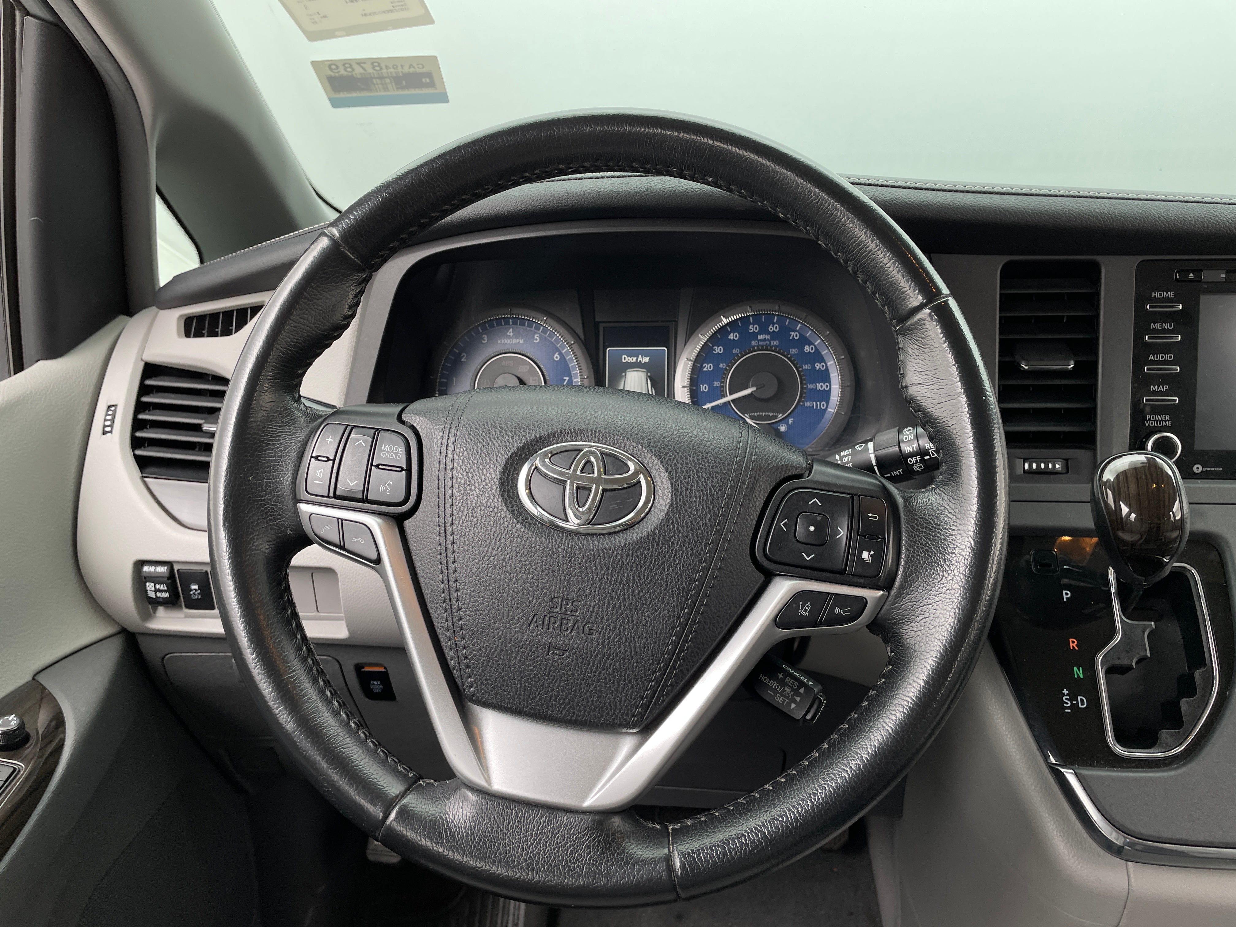 2019 Toyota Sienna XLE 4
