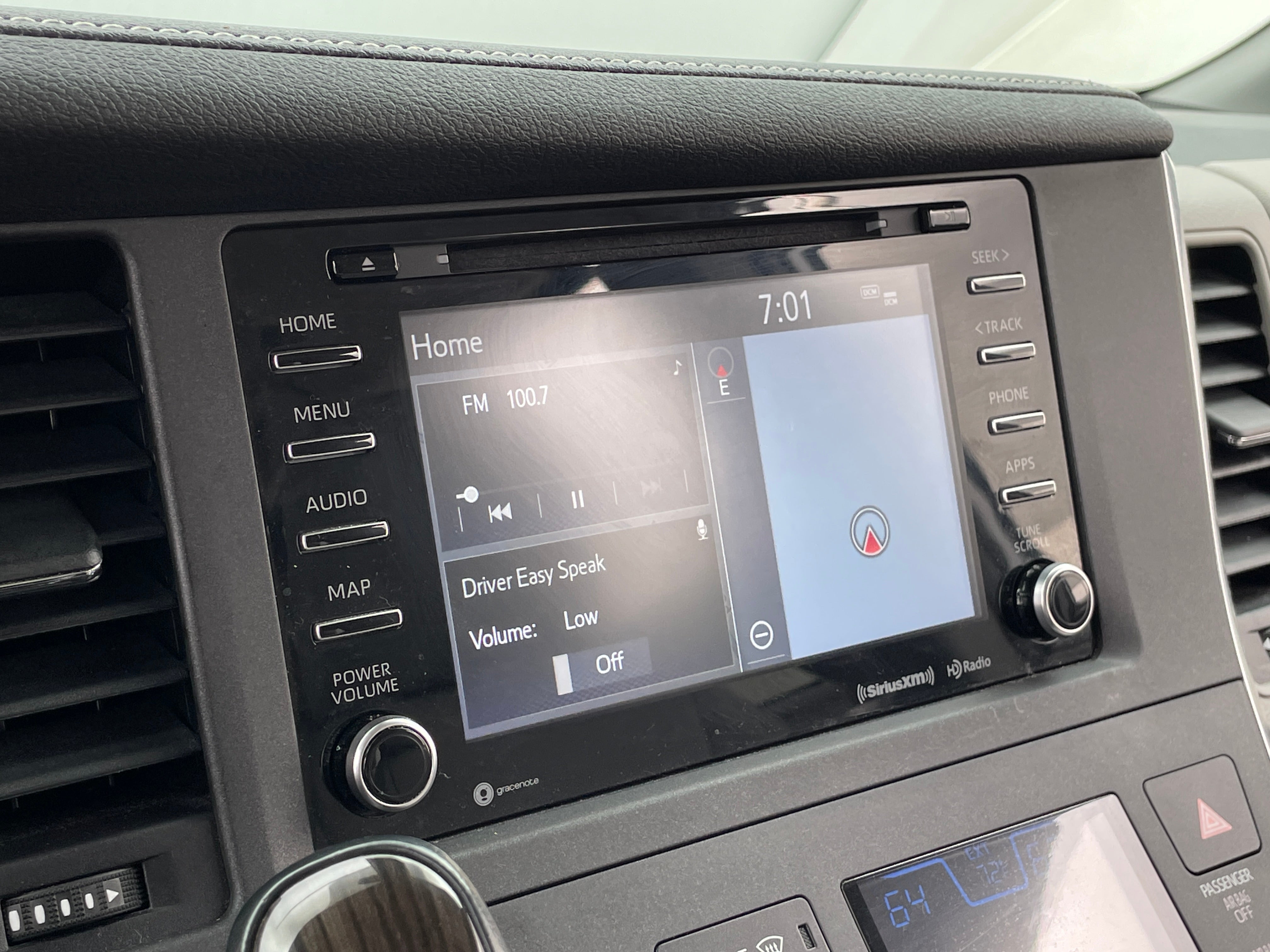 2019 Toyota Sienna XLE 3