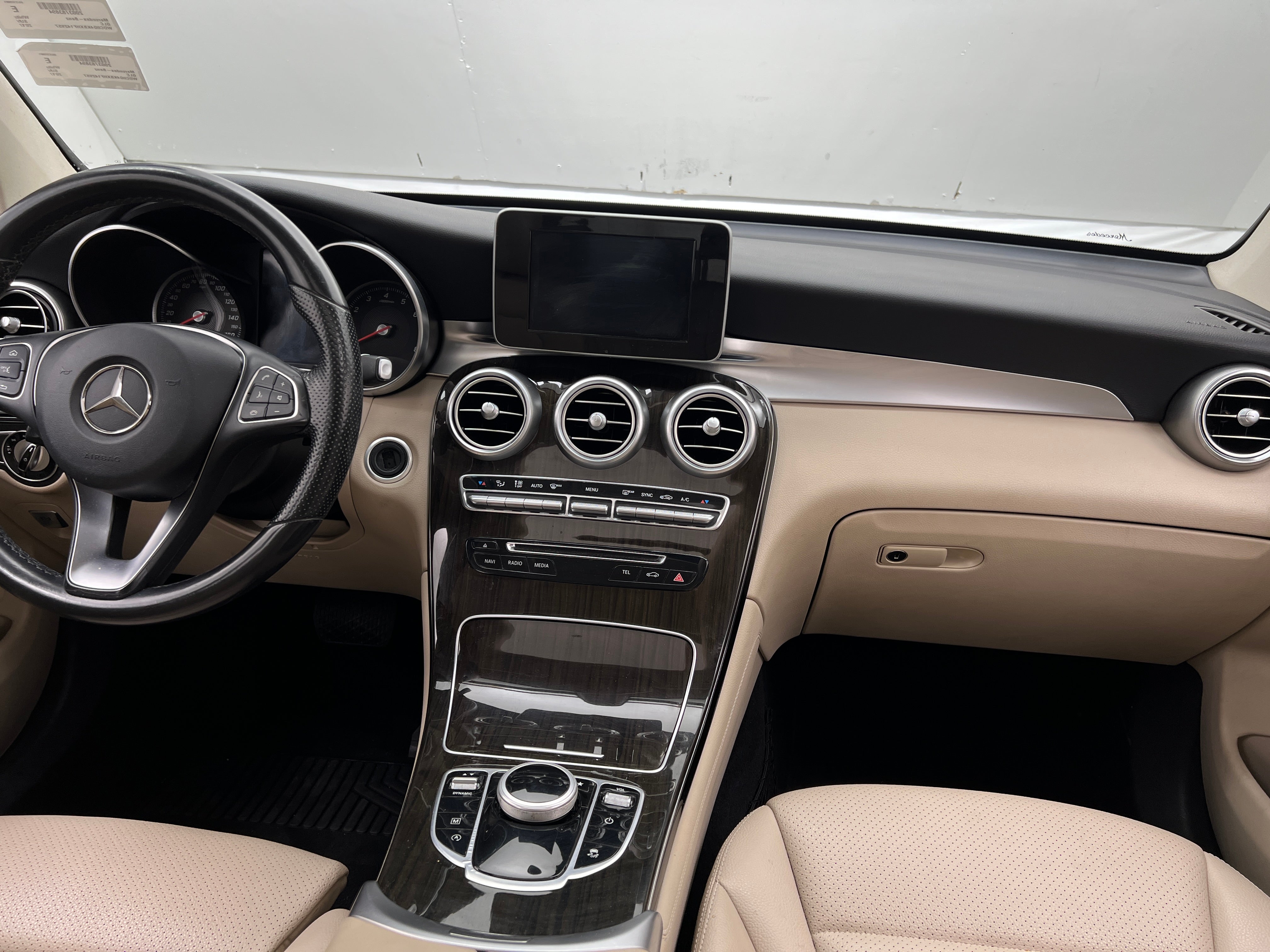 2017 Mercedes-Benz GLC 300 2