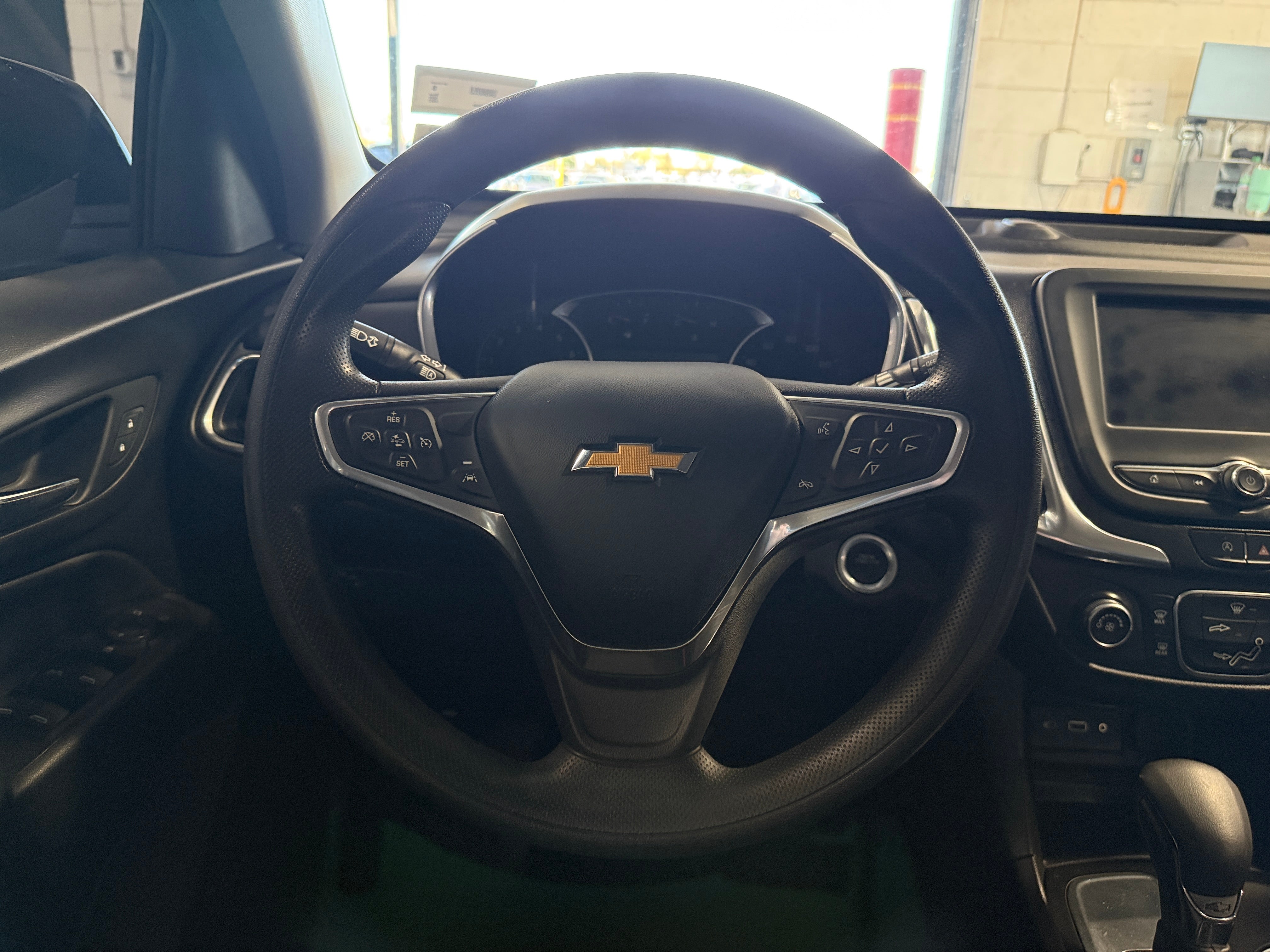 Thumbnail: 2022 Chevrolet Equinox - 5
