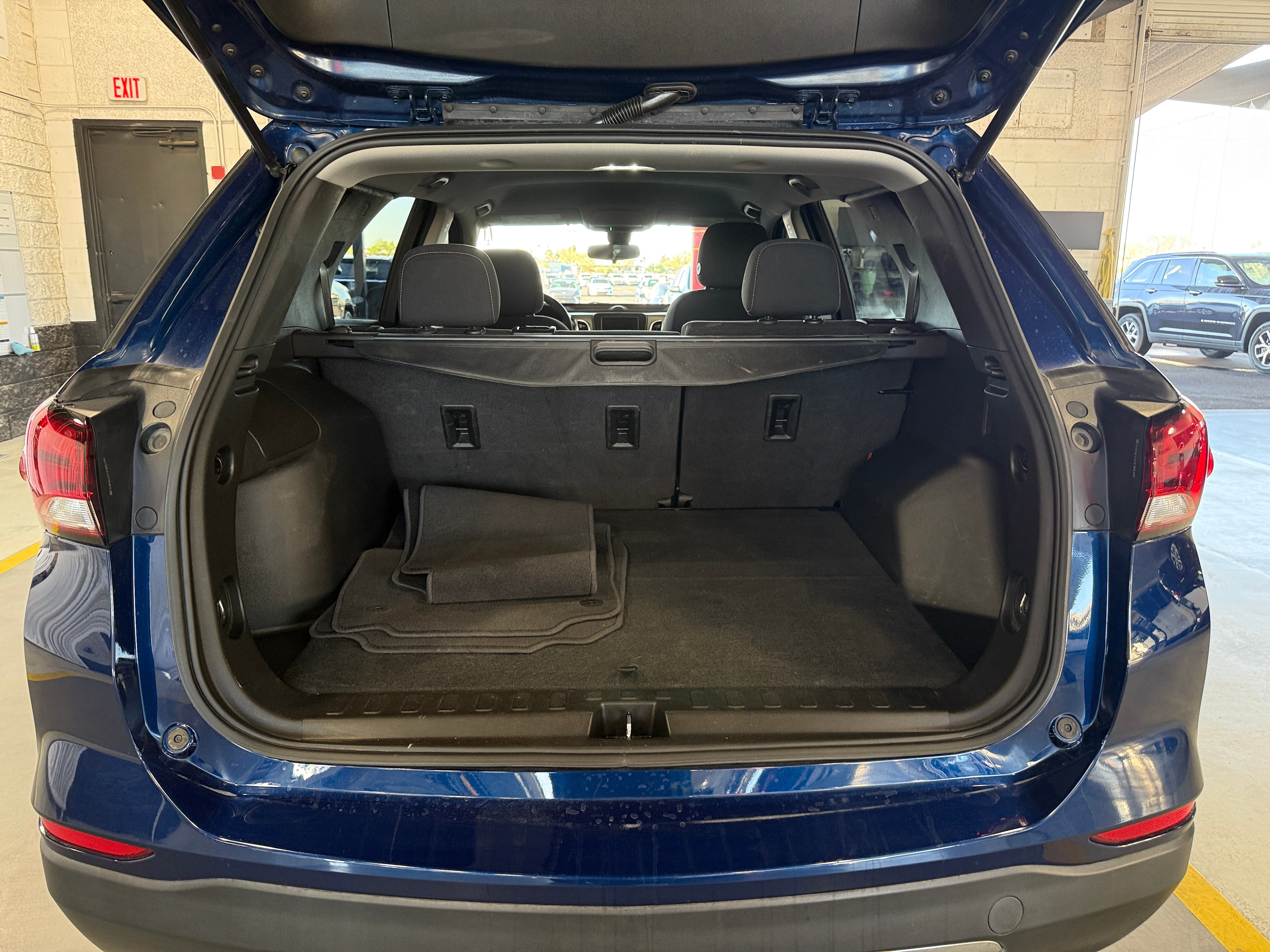 Thumbnail: 2022 Chevrolet Equinox - 7