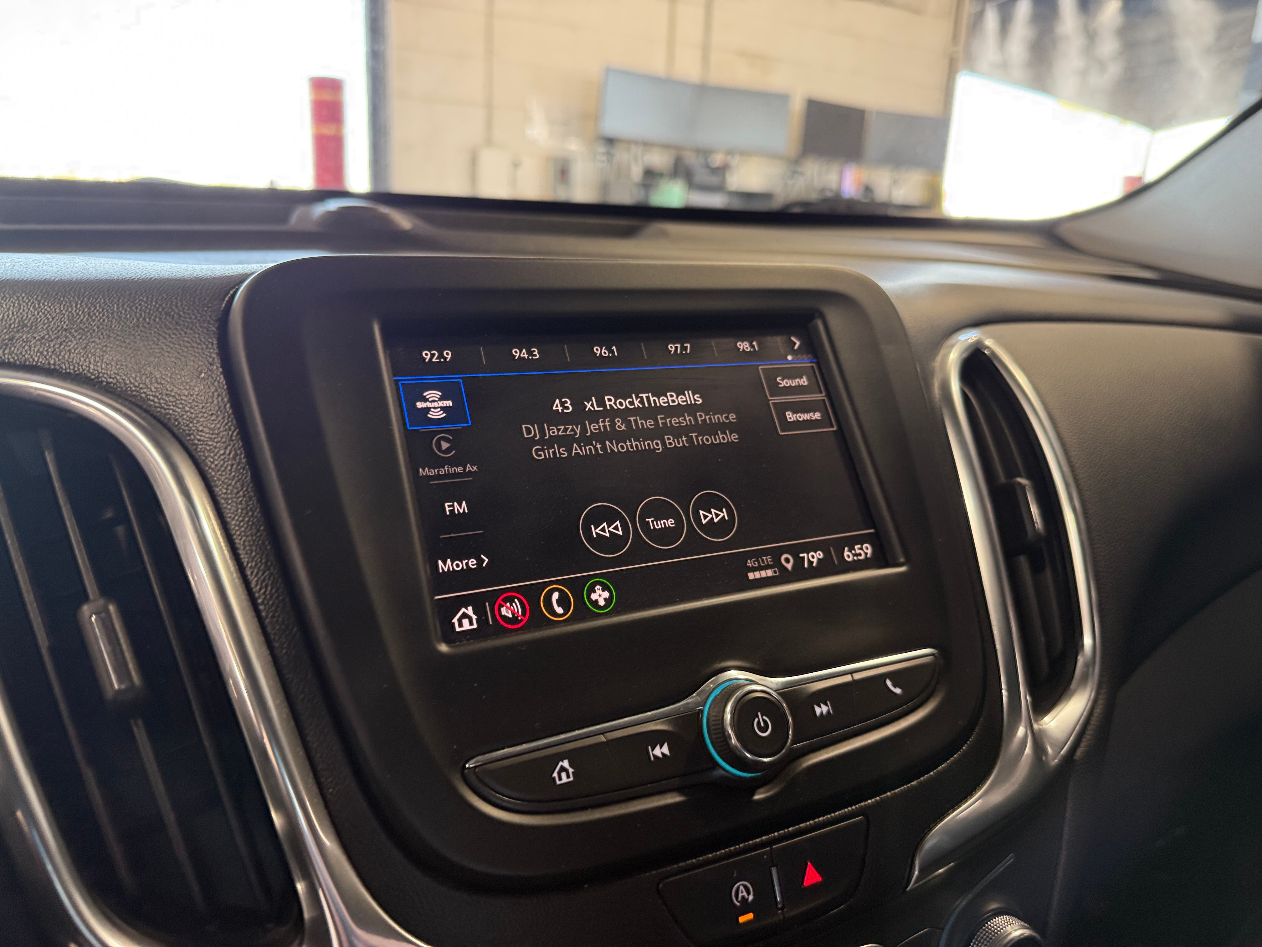 Thumbnail: 2022 Chevrolet Equinox - 4