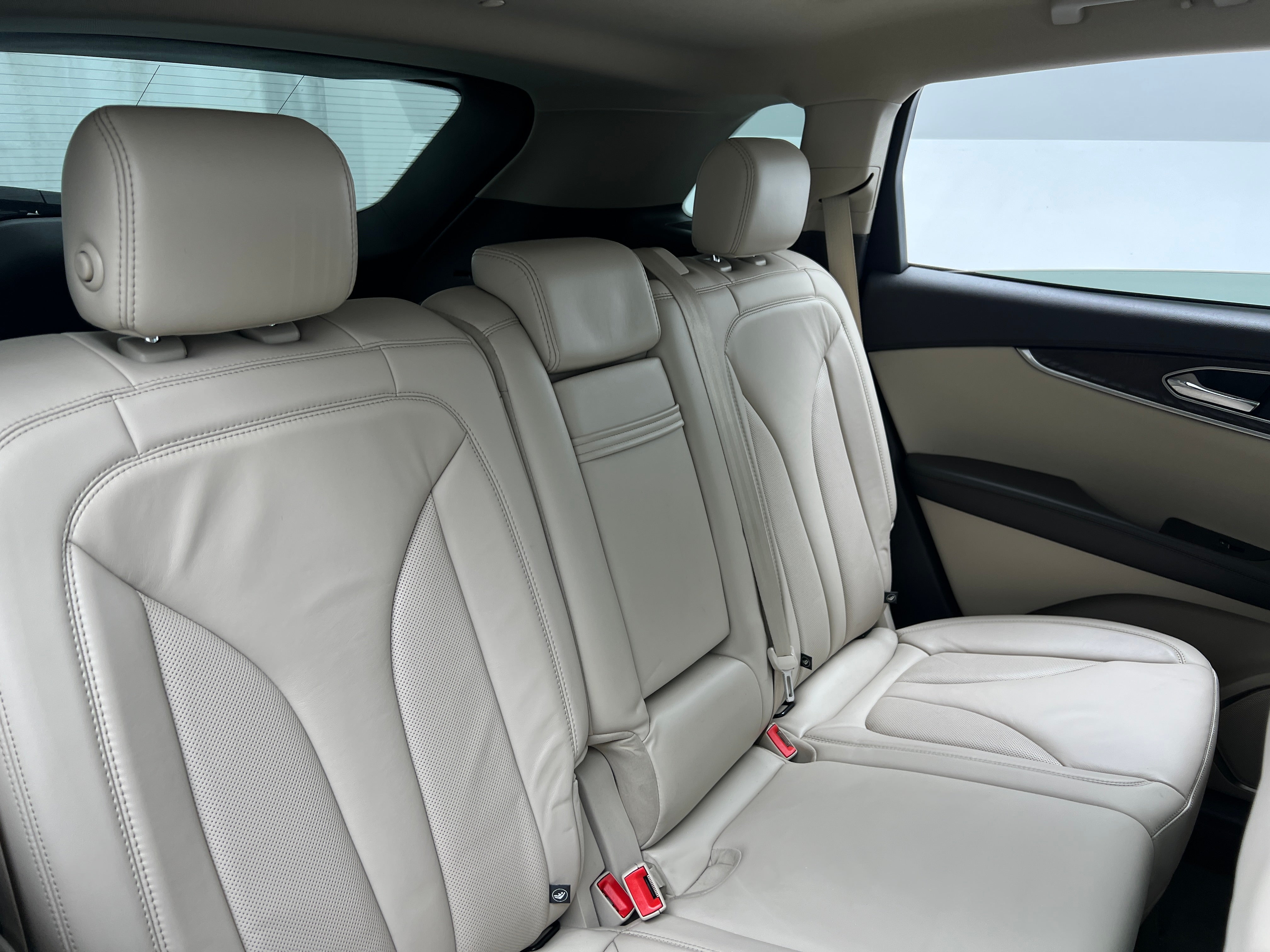 2019 Lincoln Nautilus Select 5