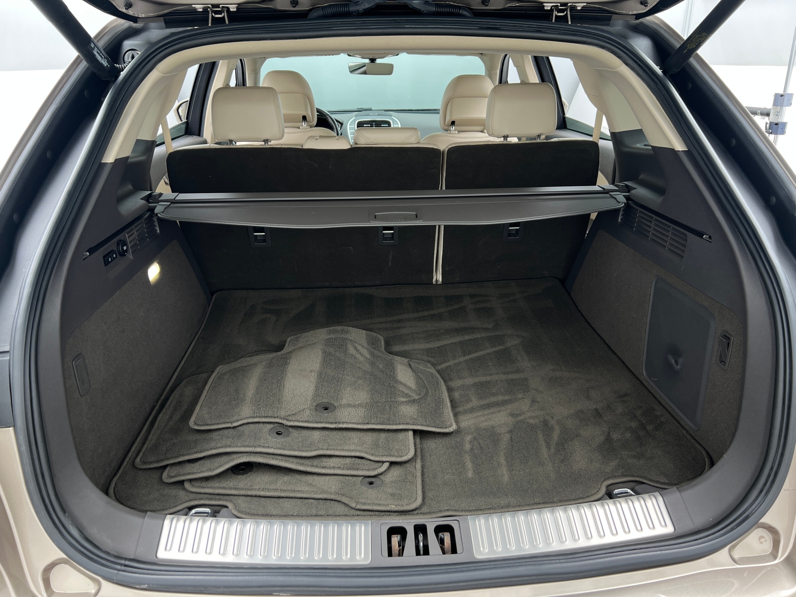 Thumbnail: 2019 Lincoln Nautilus - 6