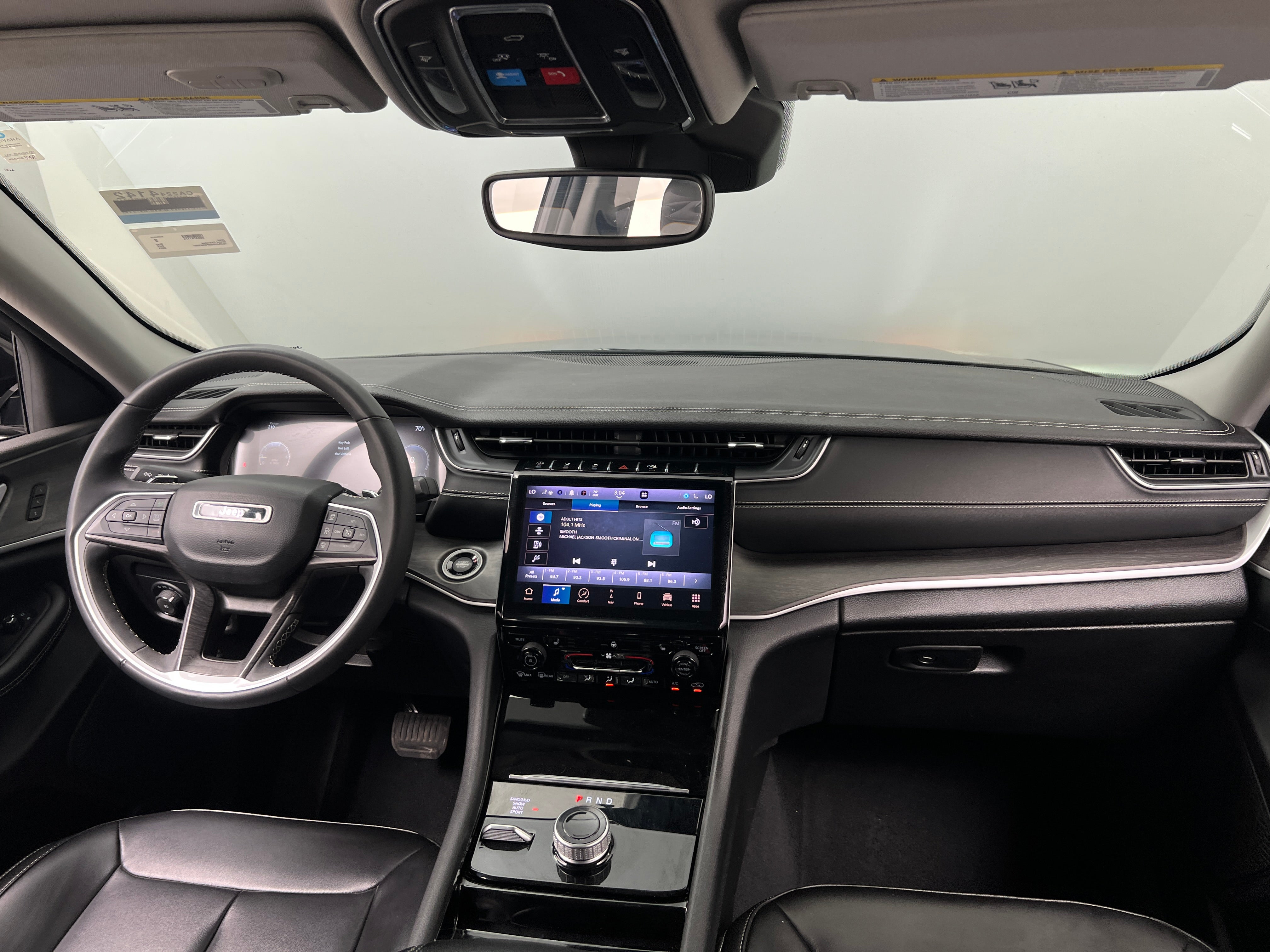 2023 Jeep Grand Cherokee Limited Edition 3