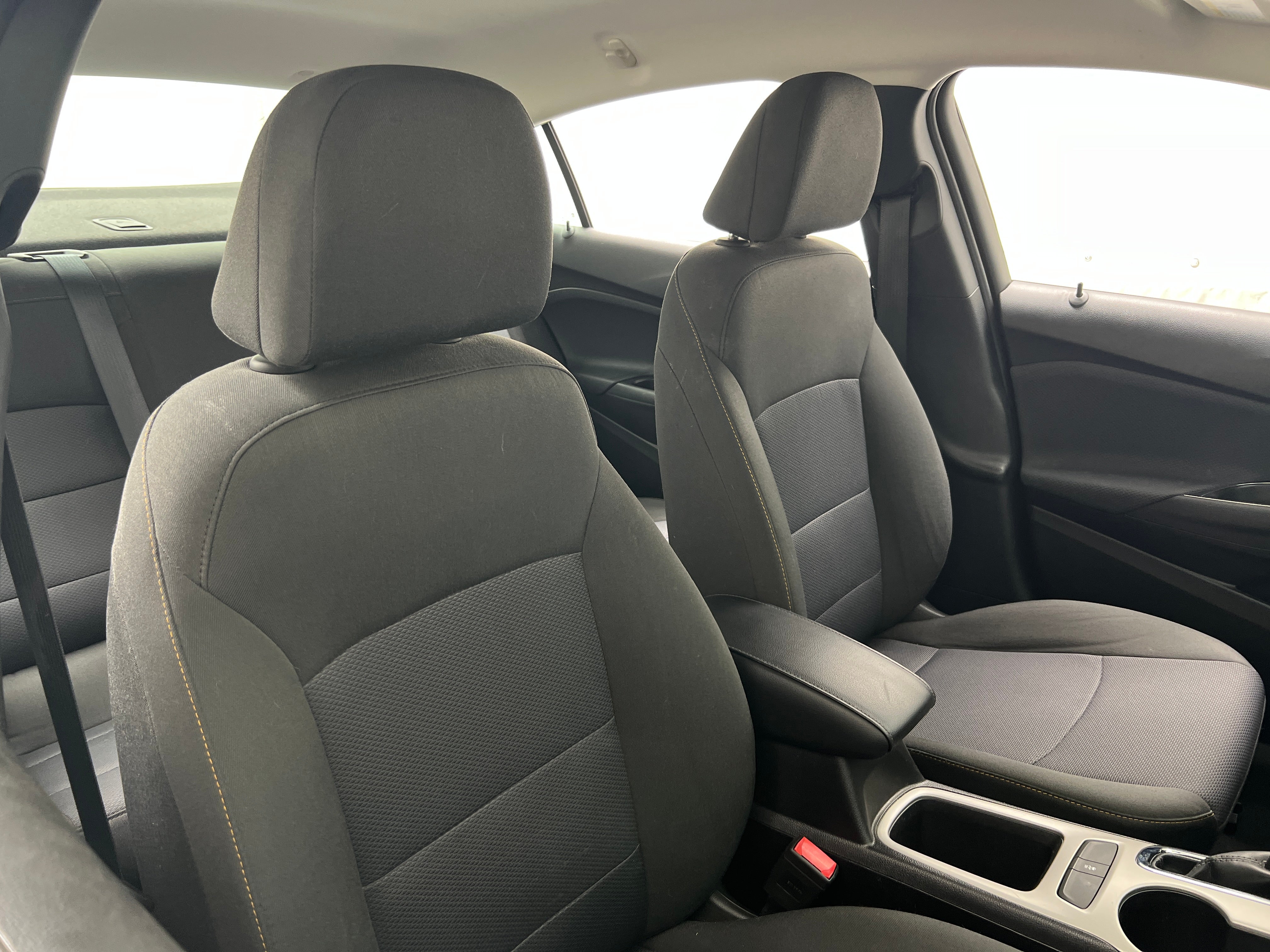 2018 Chevrolet Cruze LS 2