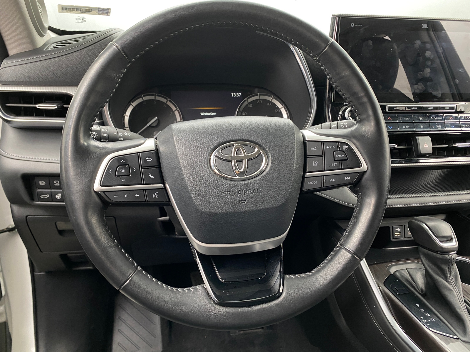 Thumbnail: 2022 Toyota Highlander - 4