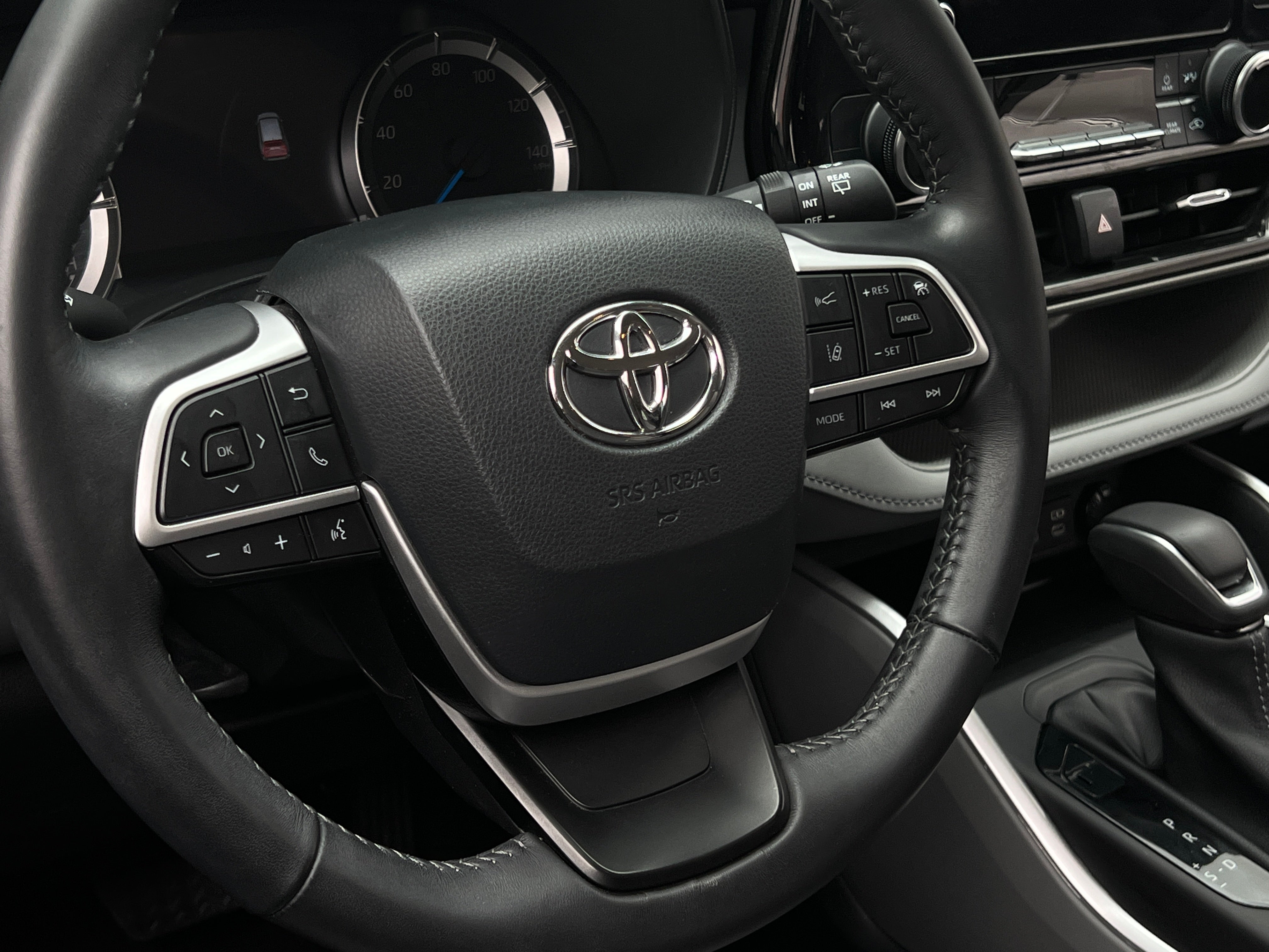 2023 Toyota Highlander LE 5