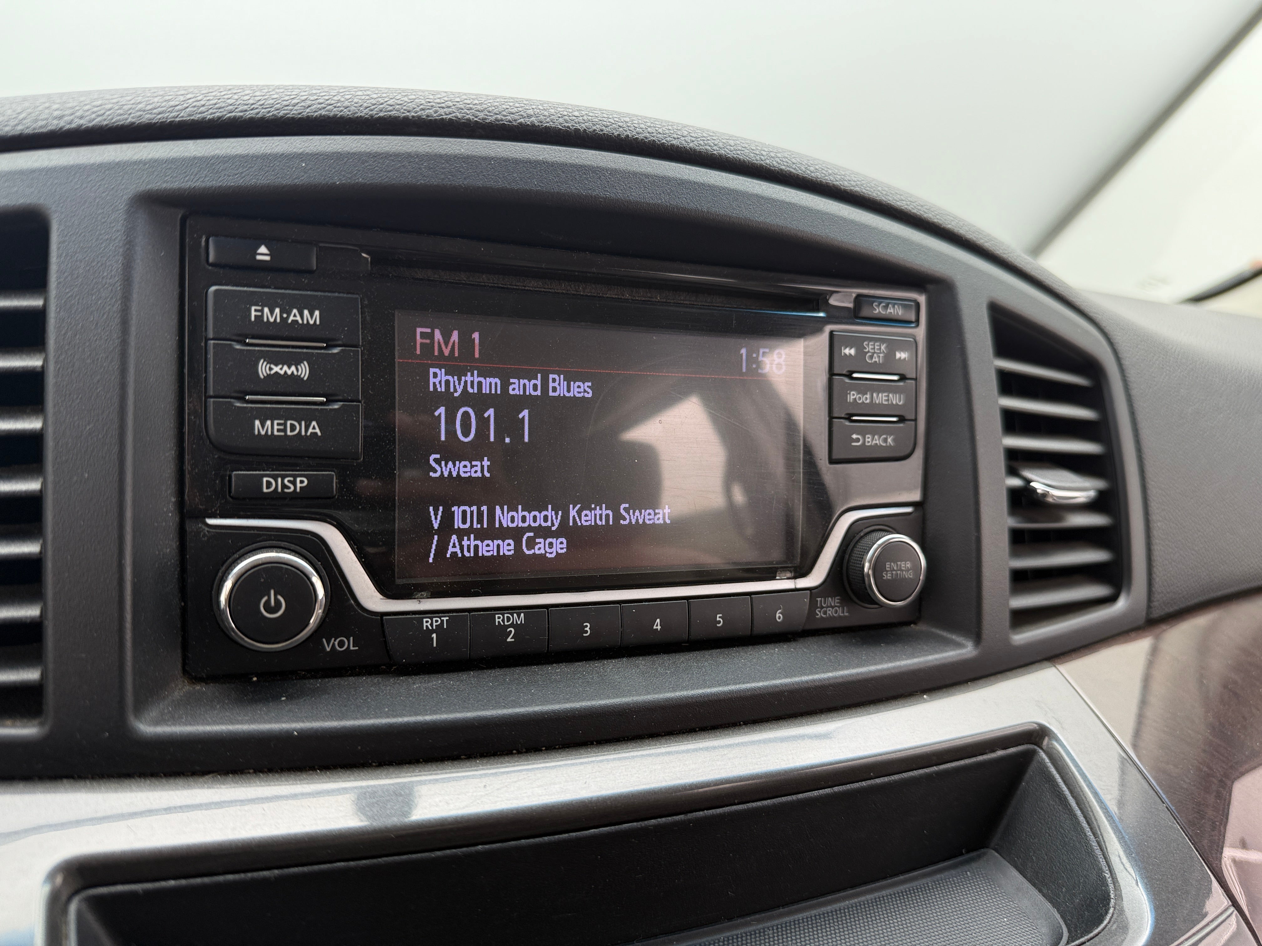 2015 Nissan Quest SV 4