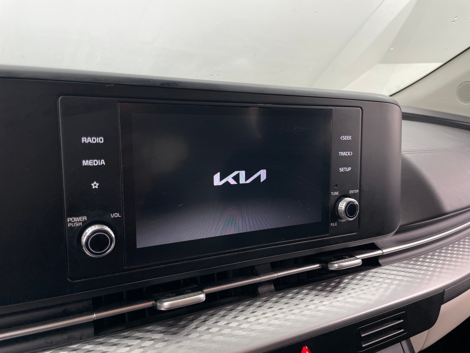 Thumbnail: 2022 Kia Carnival - 4