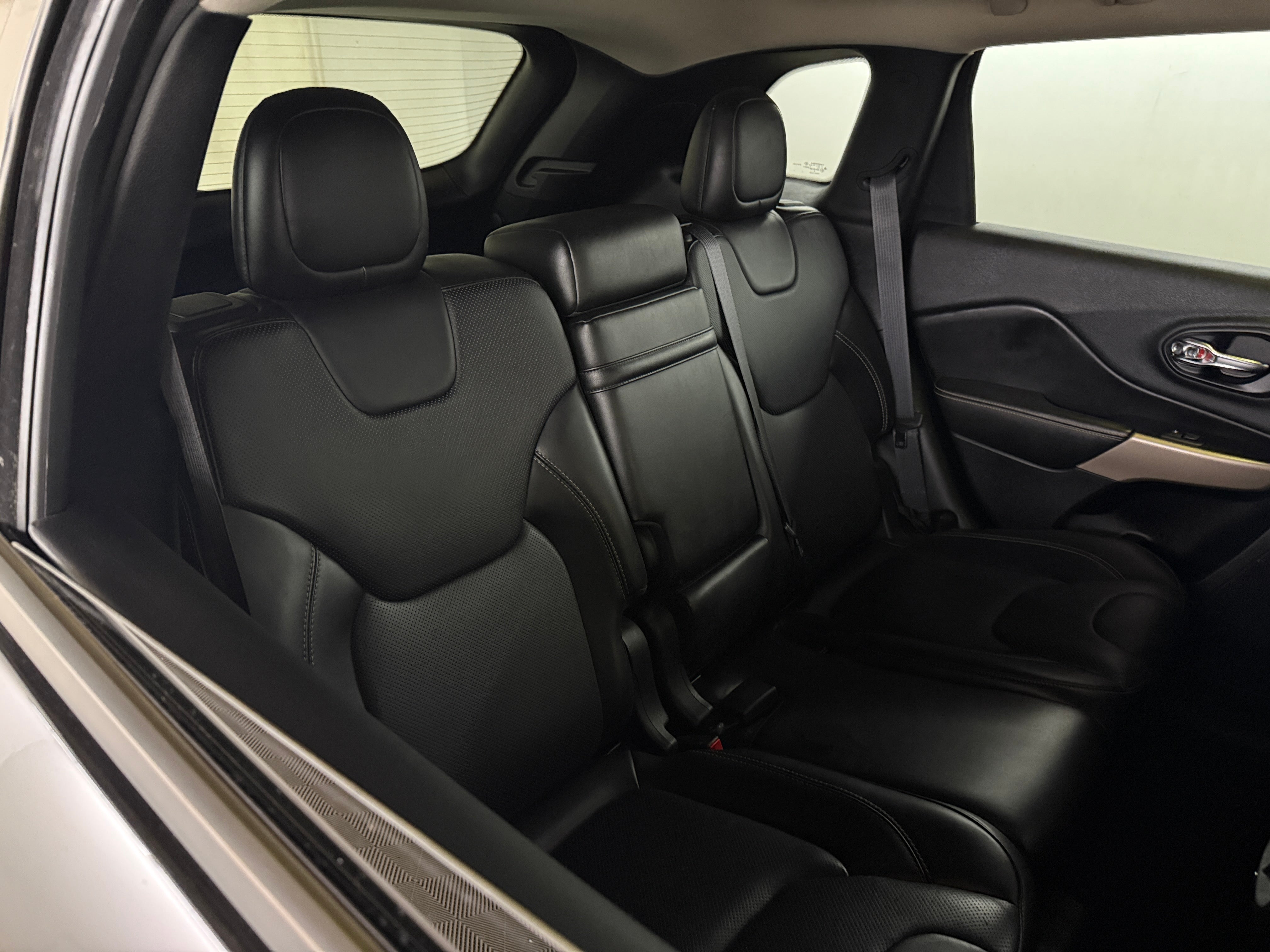 2017 Jeep Cherokee High Altitude 5