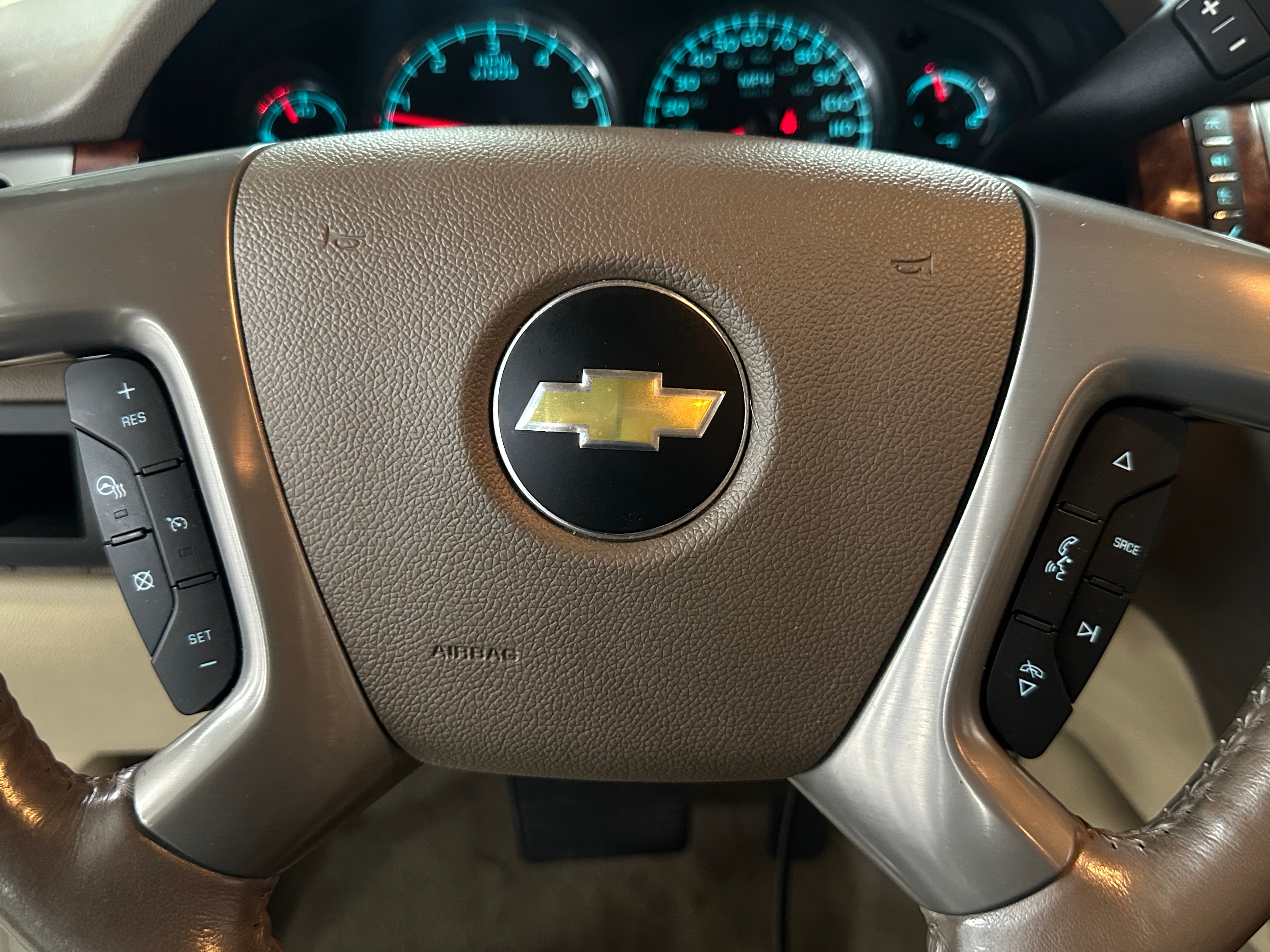 2012 Chevrolet Avalanche 1500 LTZ 4