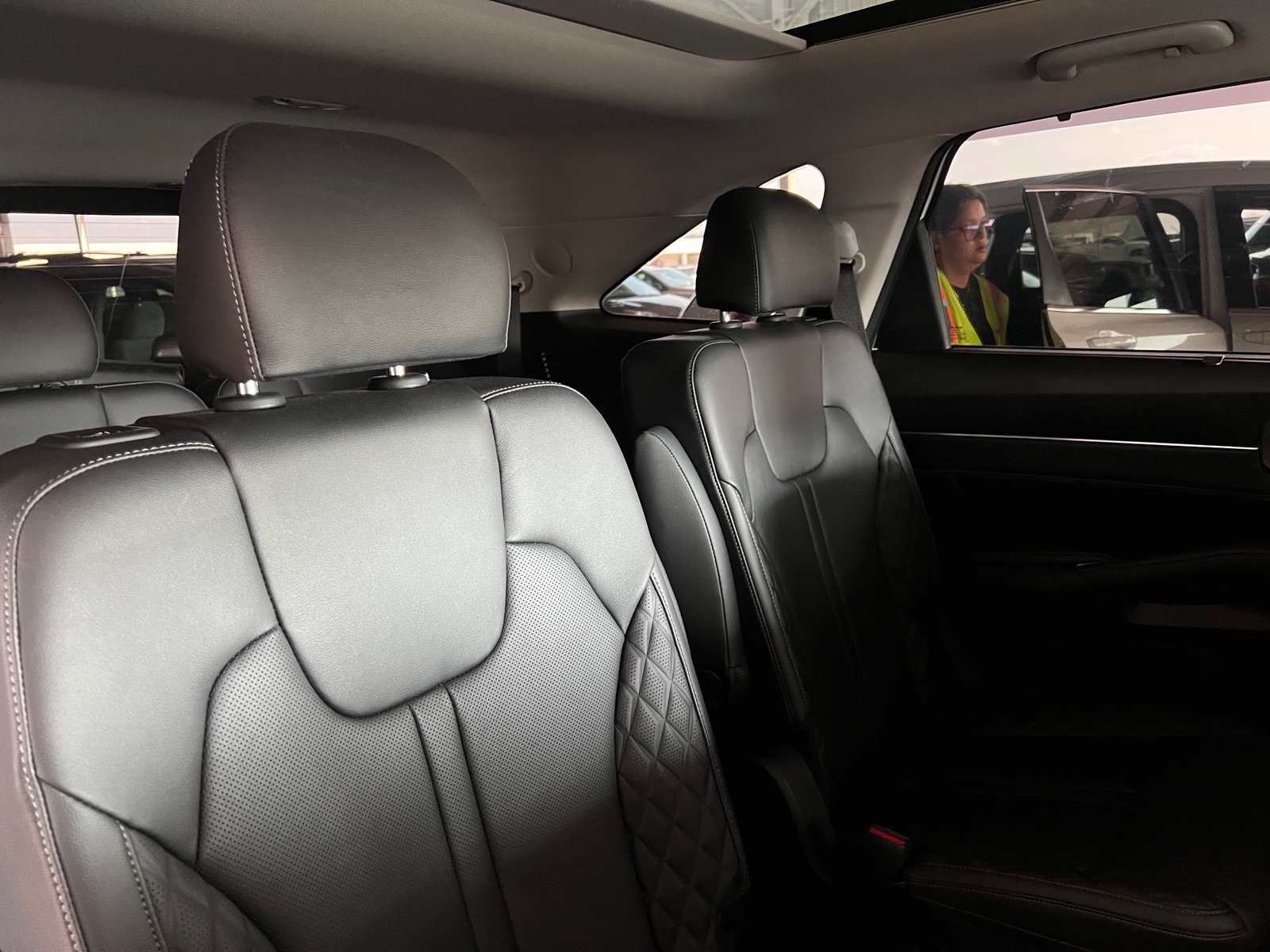 Thumbnail: 2023 Kia Sorento - 5