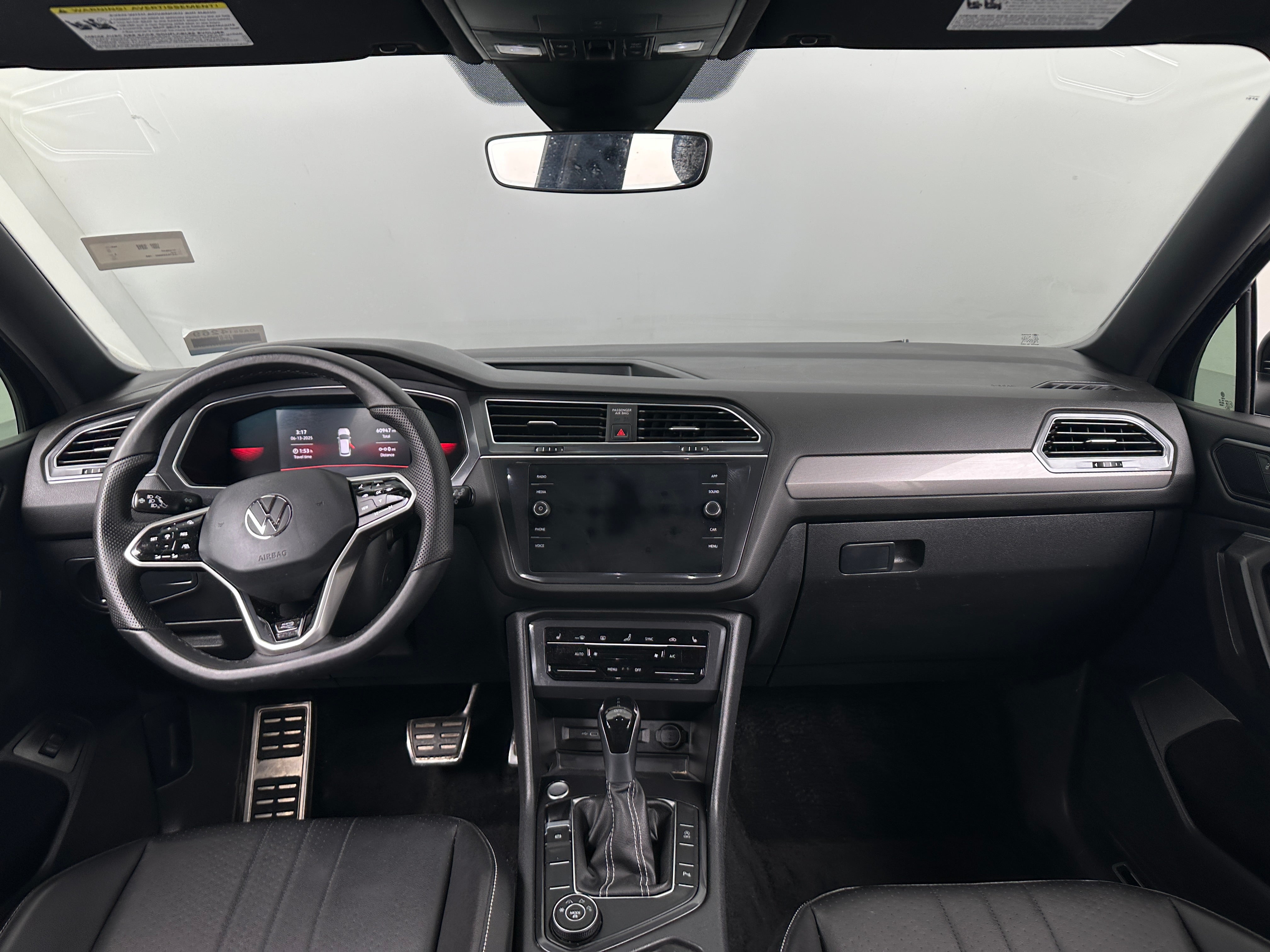 2022 Volkswagen Tiguan SE R-Line Black 2