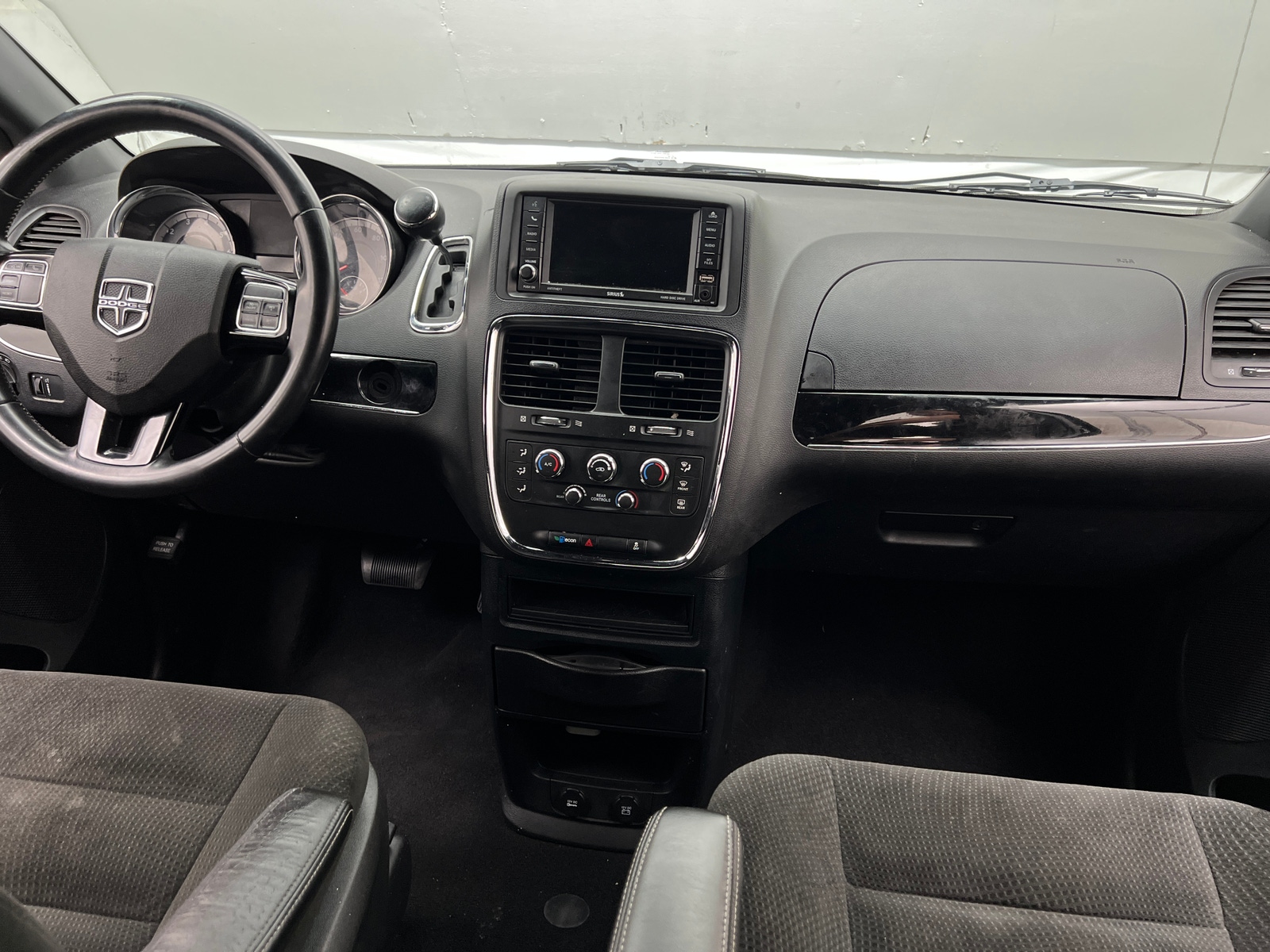 Thumbnail: 2017 Dodge Grand Caravan - 3