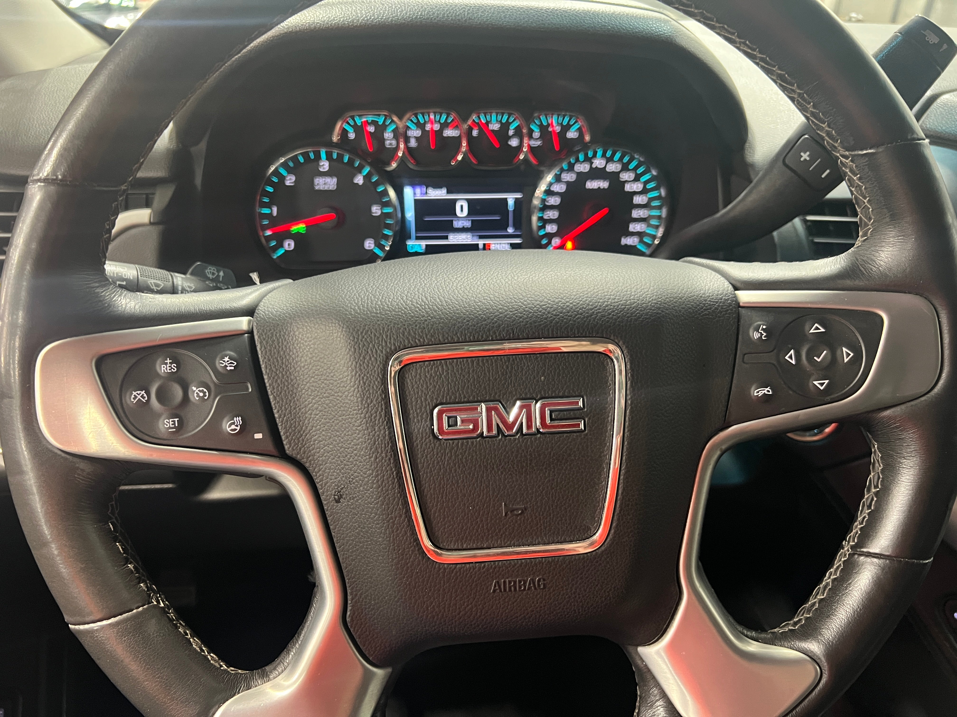 2017 GMC Yukon XL SLT 4