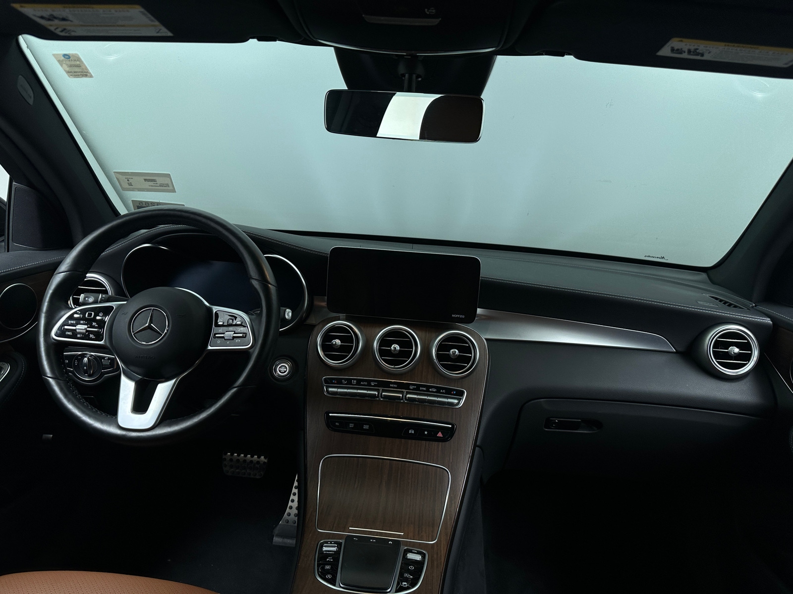 Thumbnail: 2022 Mercedes-Benz GLC - 2