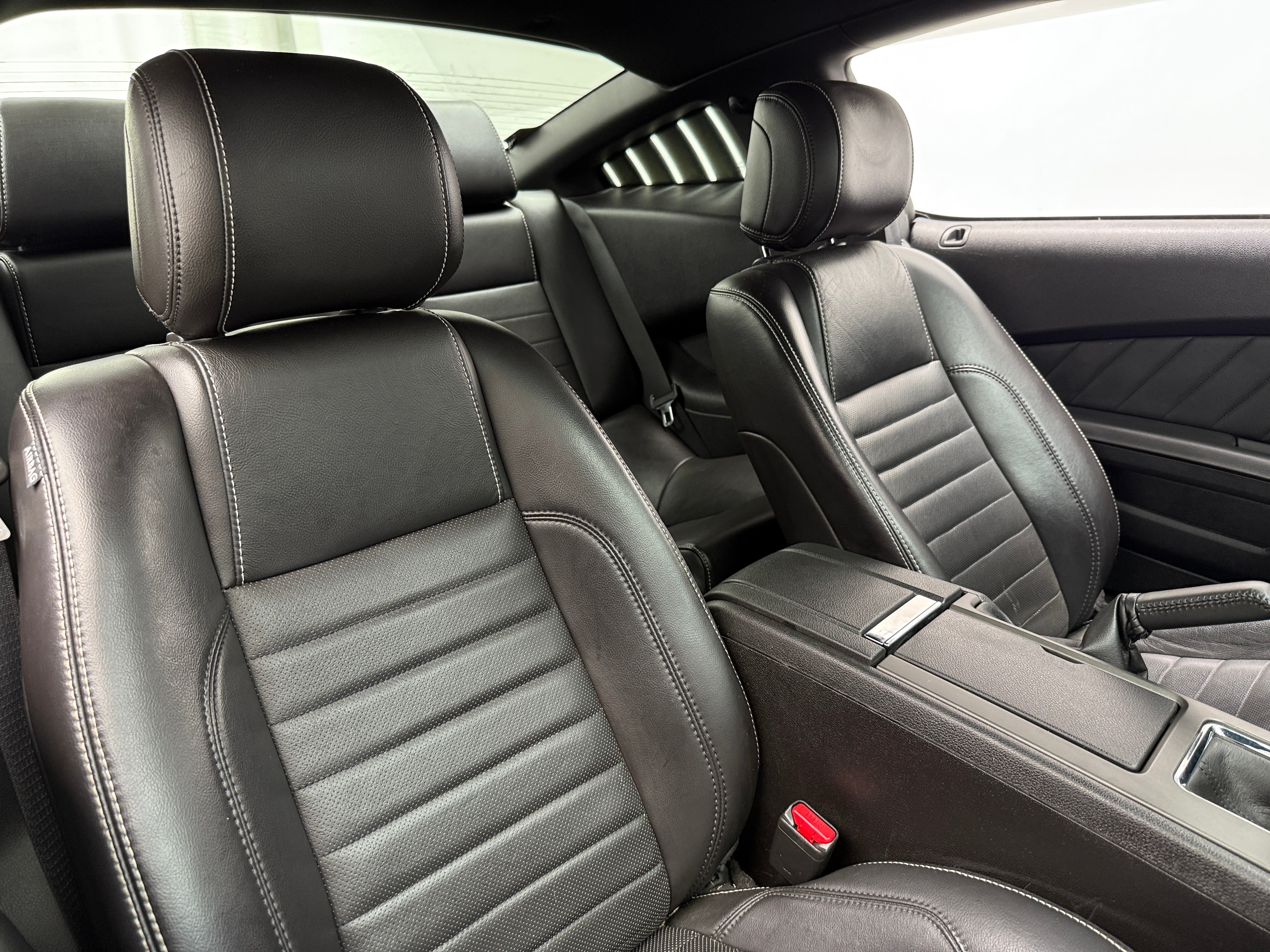 2013 Ford Mustang GT Premium 2