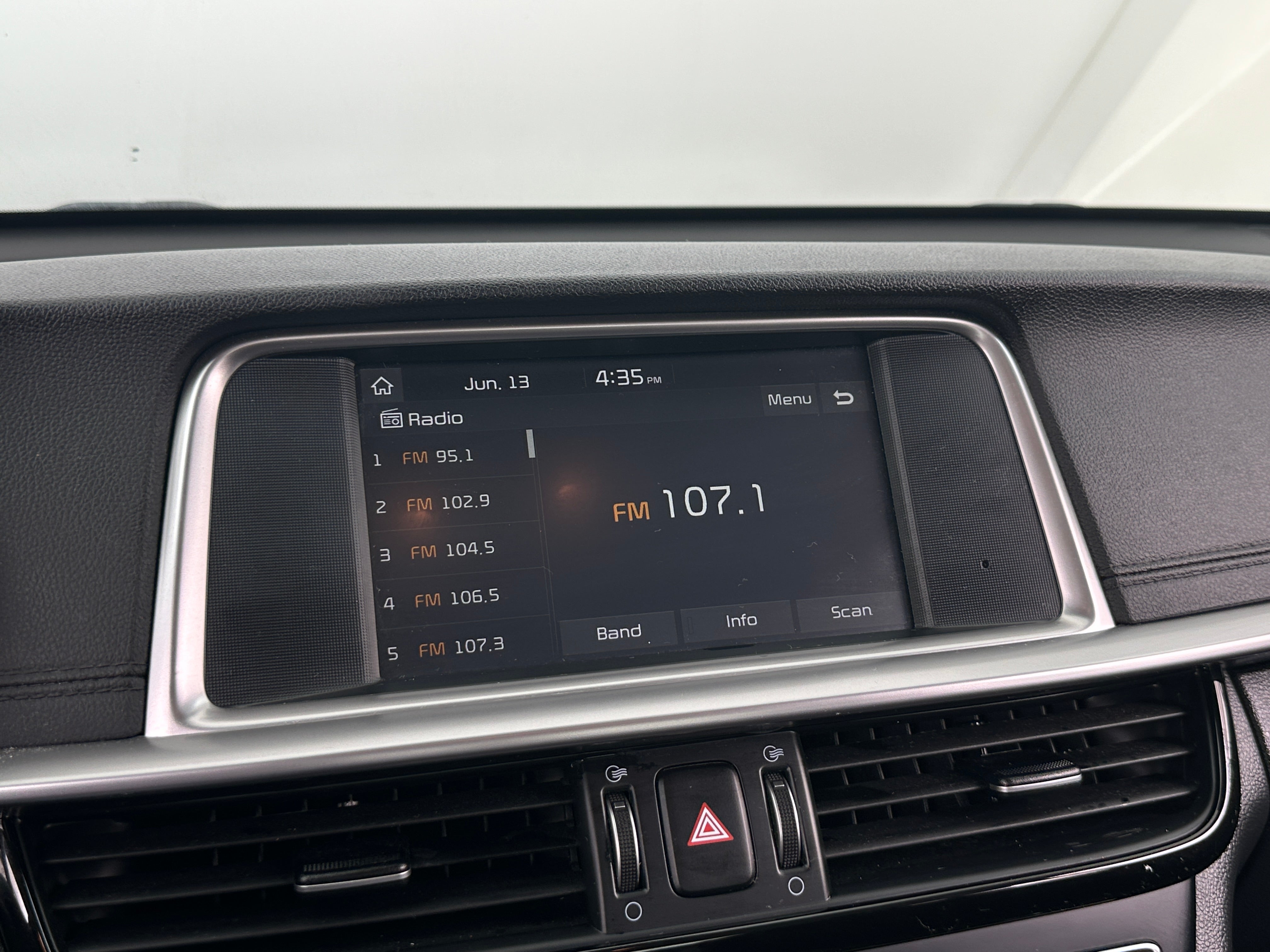 Thumbnail: 2020 Kia Optima - 4