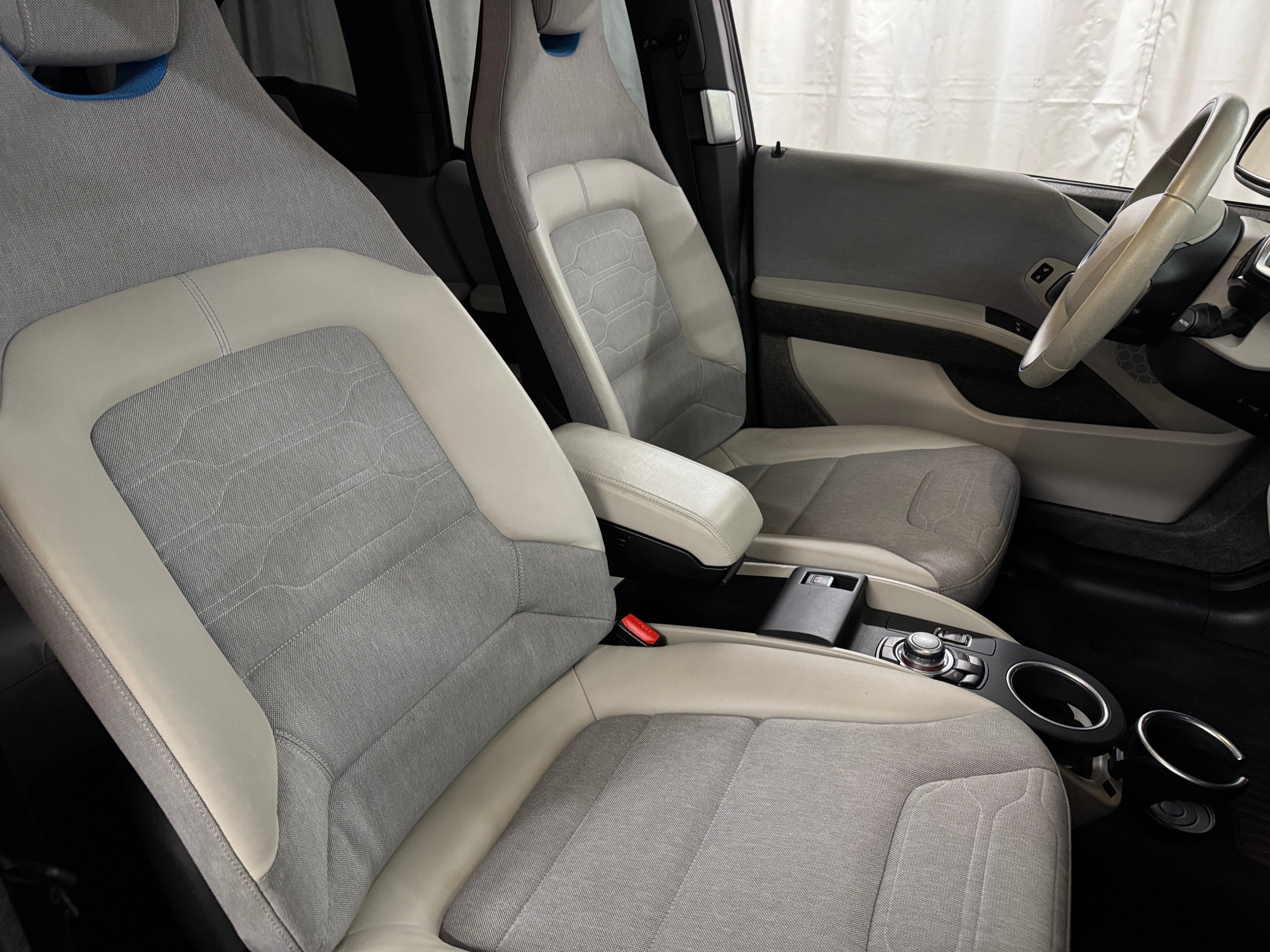 Thumbnail: 2015 BMW i3 - 2