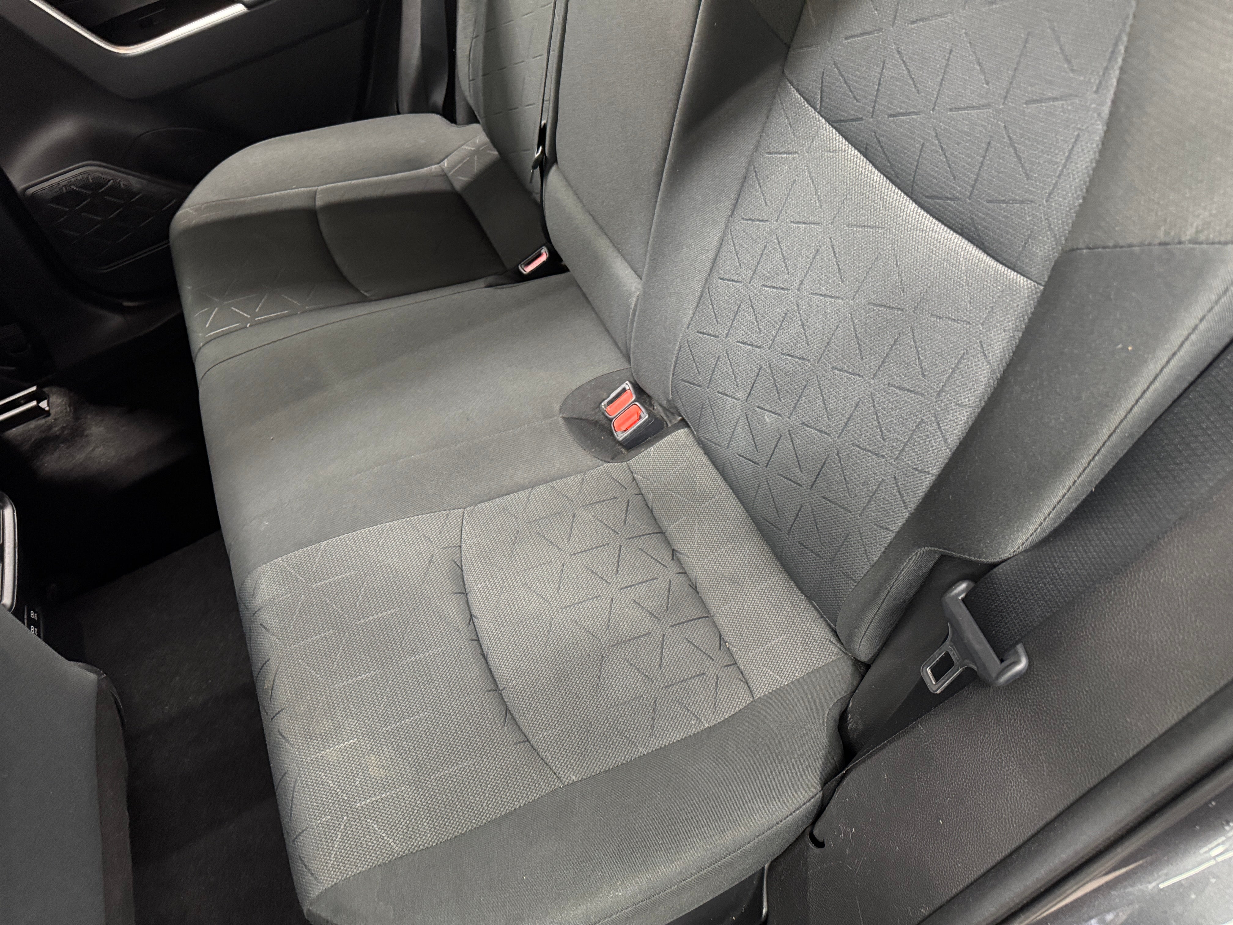 2021 Toyota RAV4 XLE 6