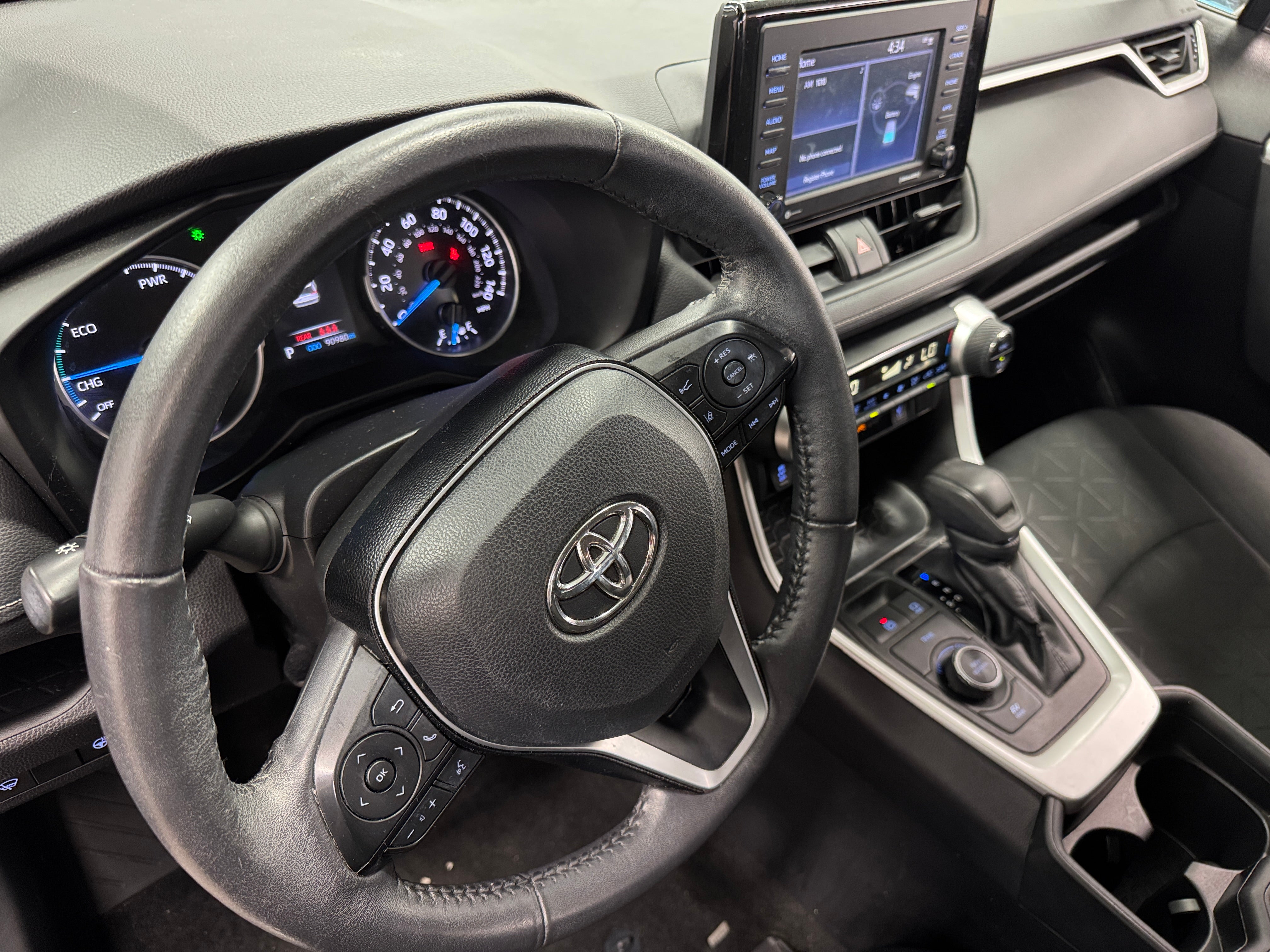 2021 Toyota RAV4 XLE 3