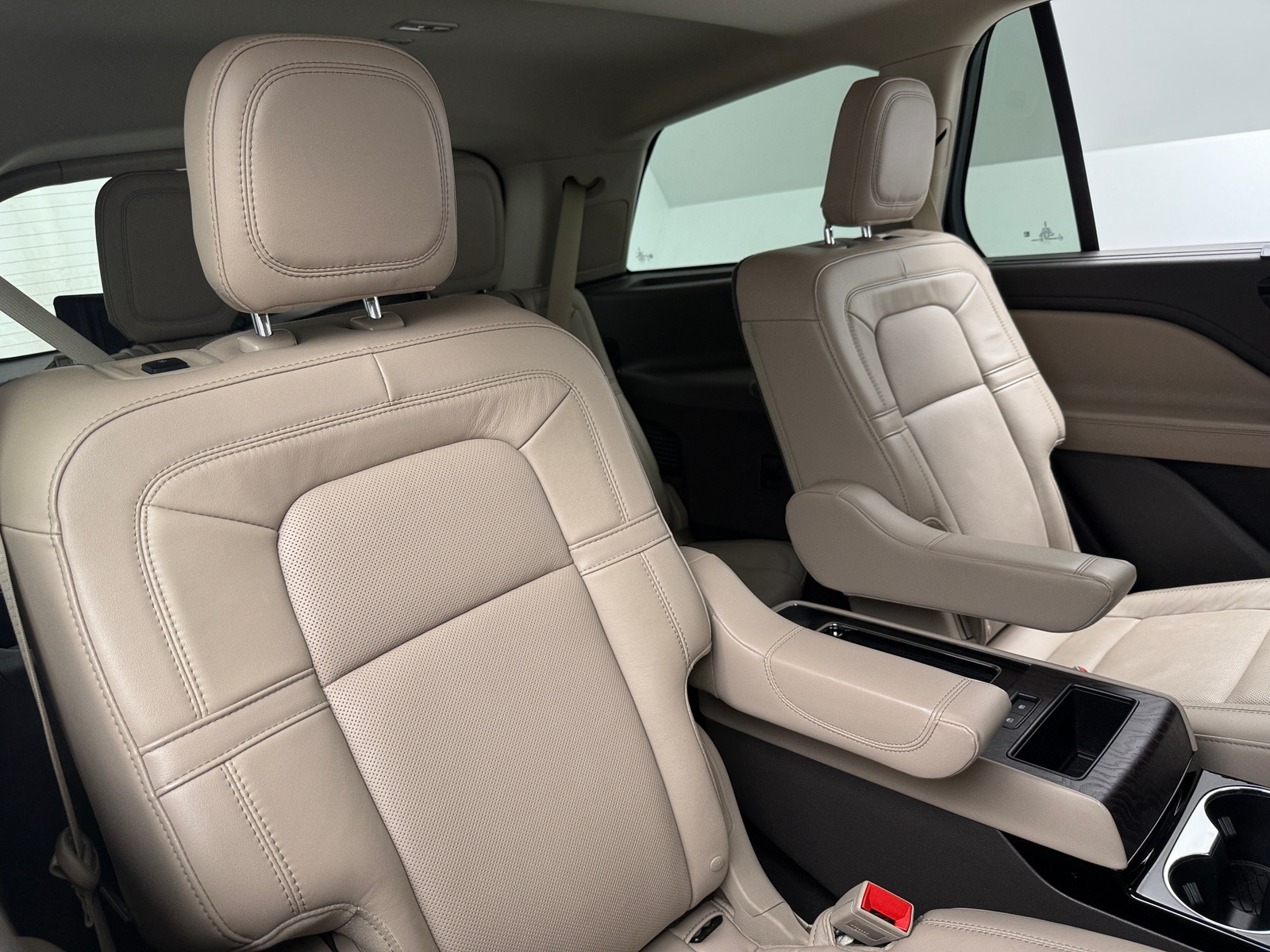 Thumbnail: 2022 Lincoln Aviator - 5