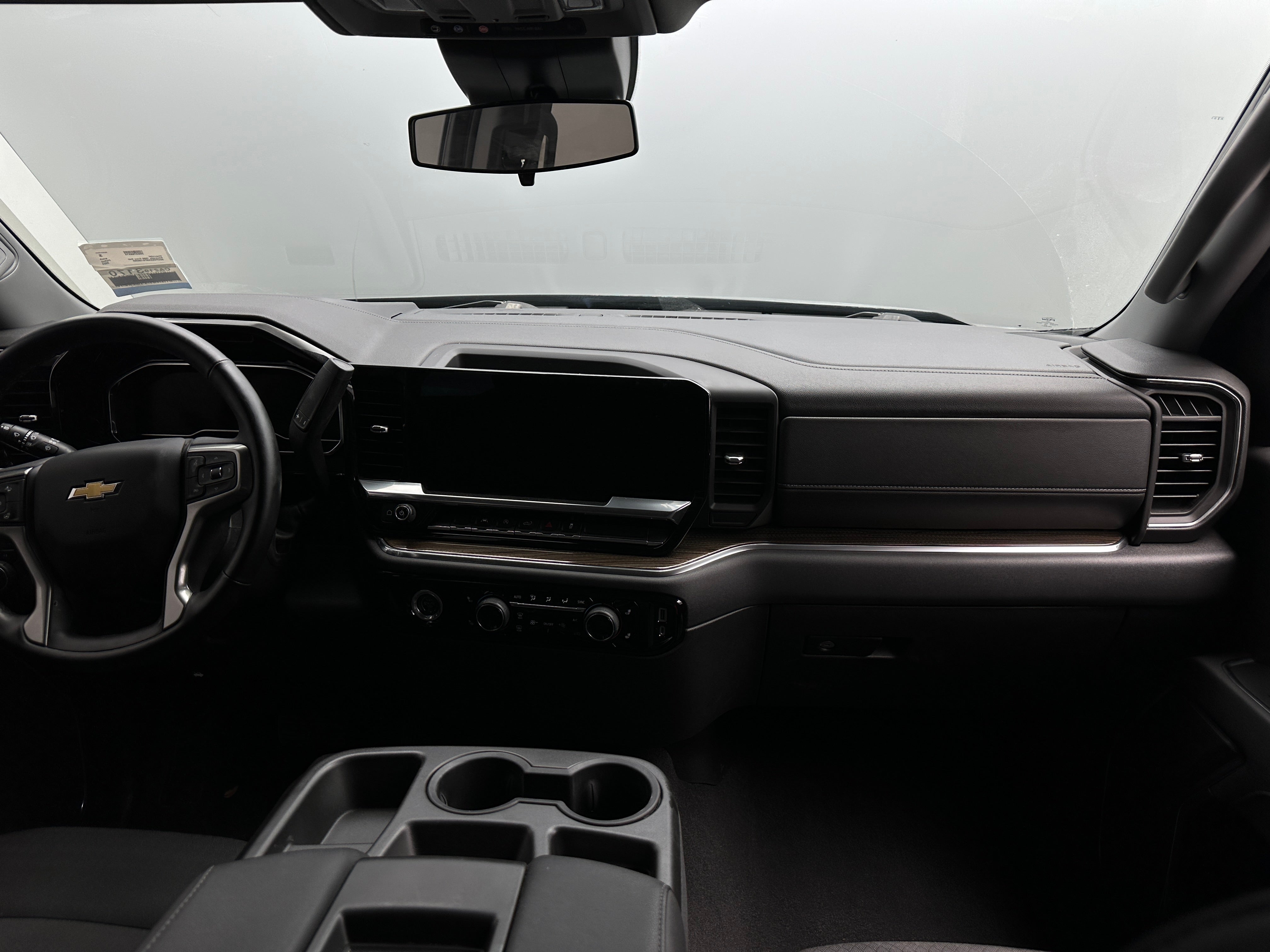 2023 Chevrolet Silverado 1500 LT 3