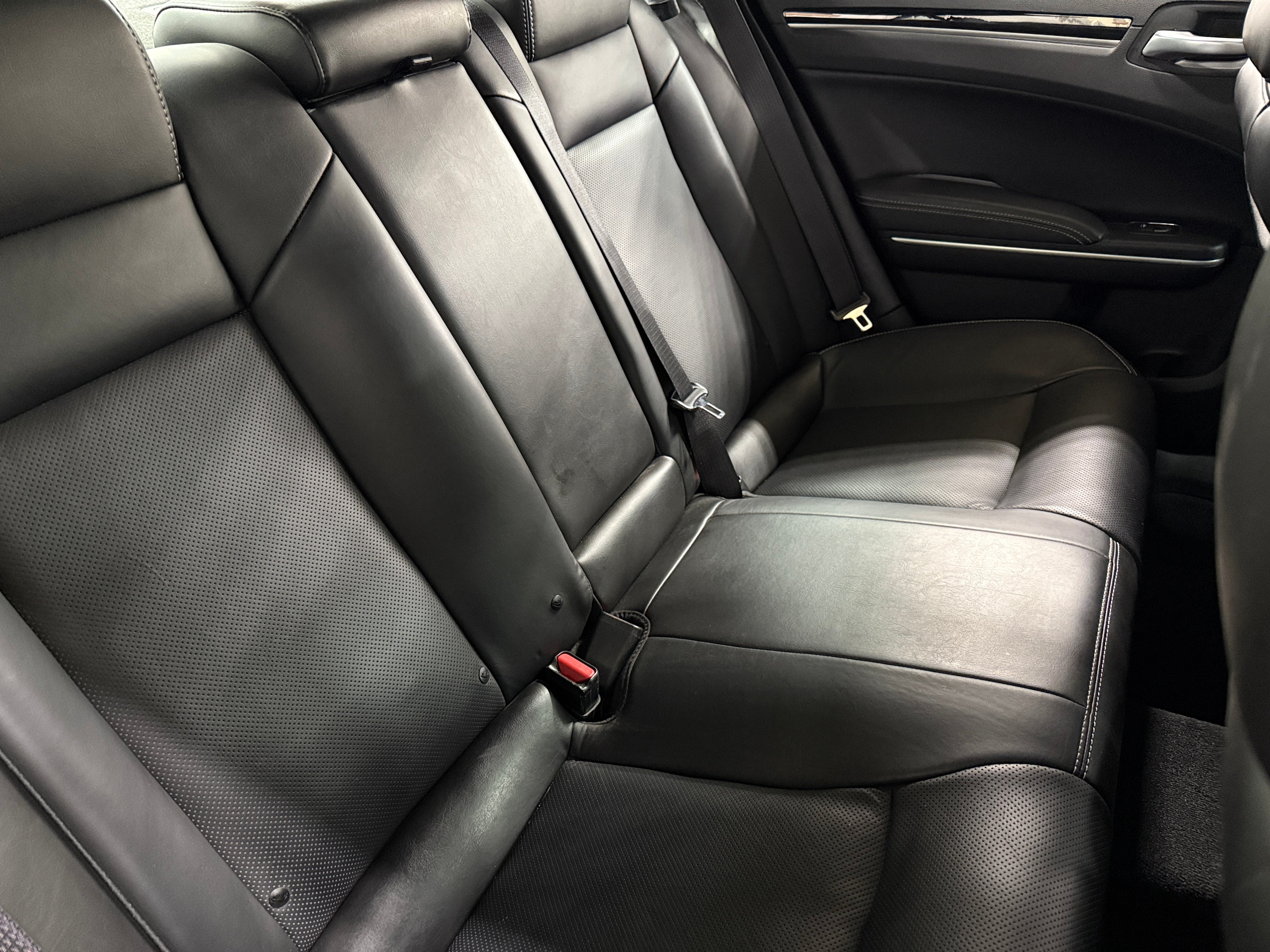 2022 Chrysler 300 S 5